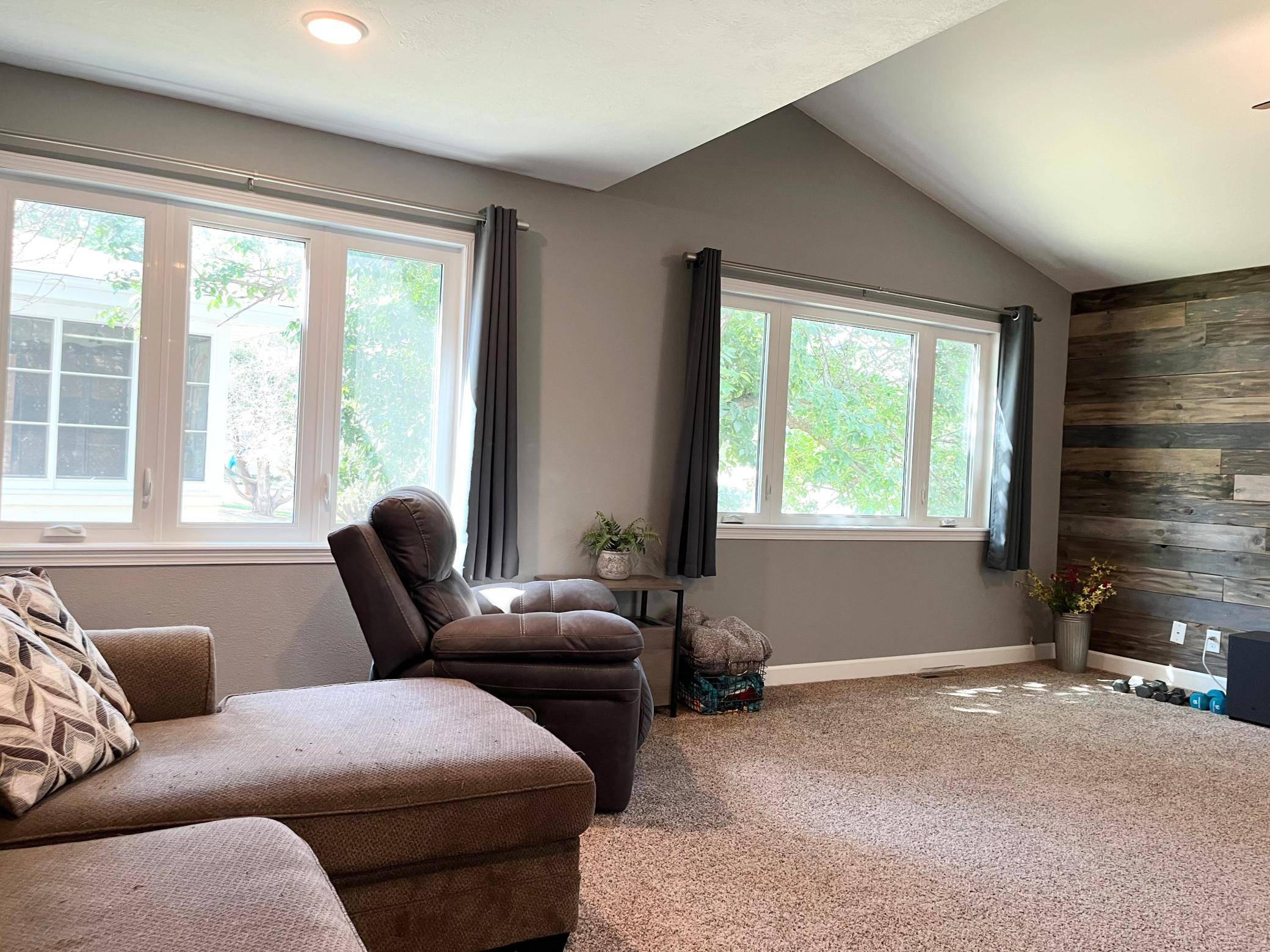 805 Highland RD, Windom, MN 56101