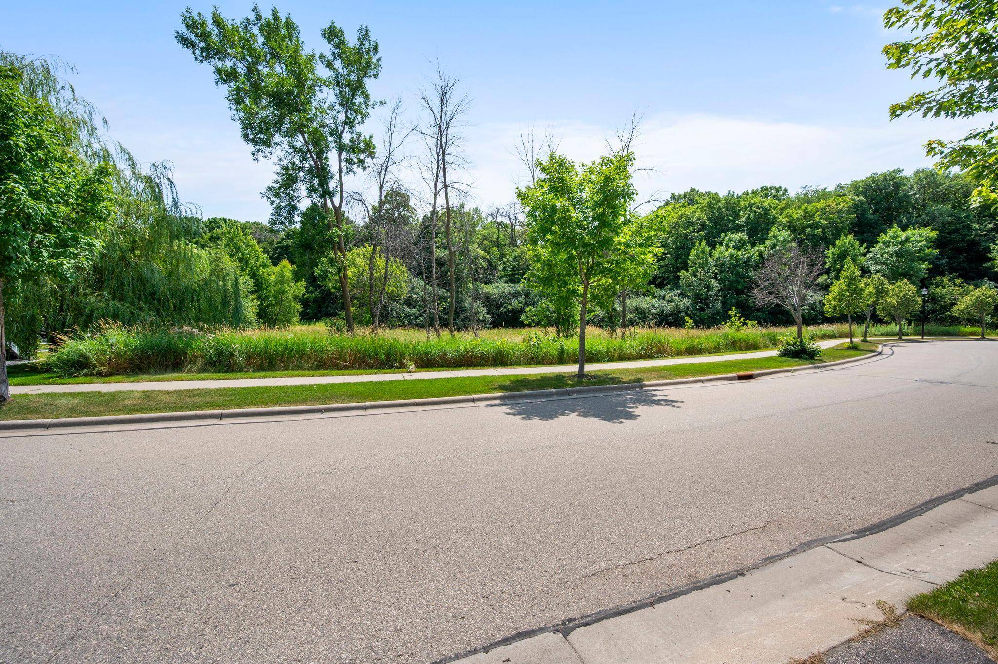6872 Creekside WAY, Excelsior, MN 55331