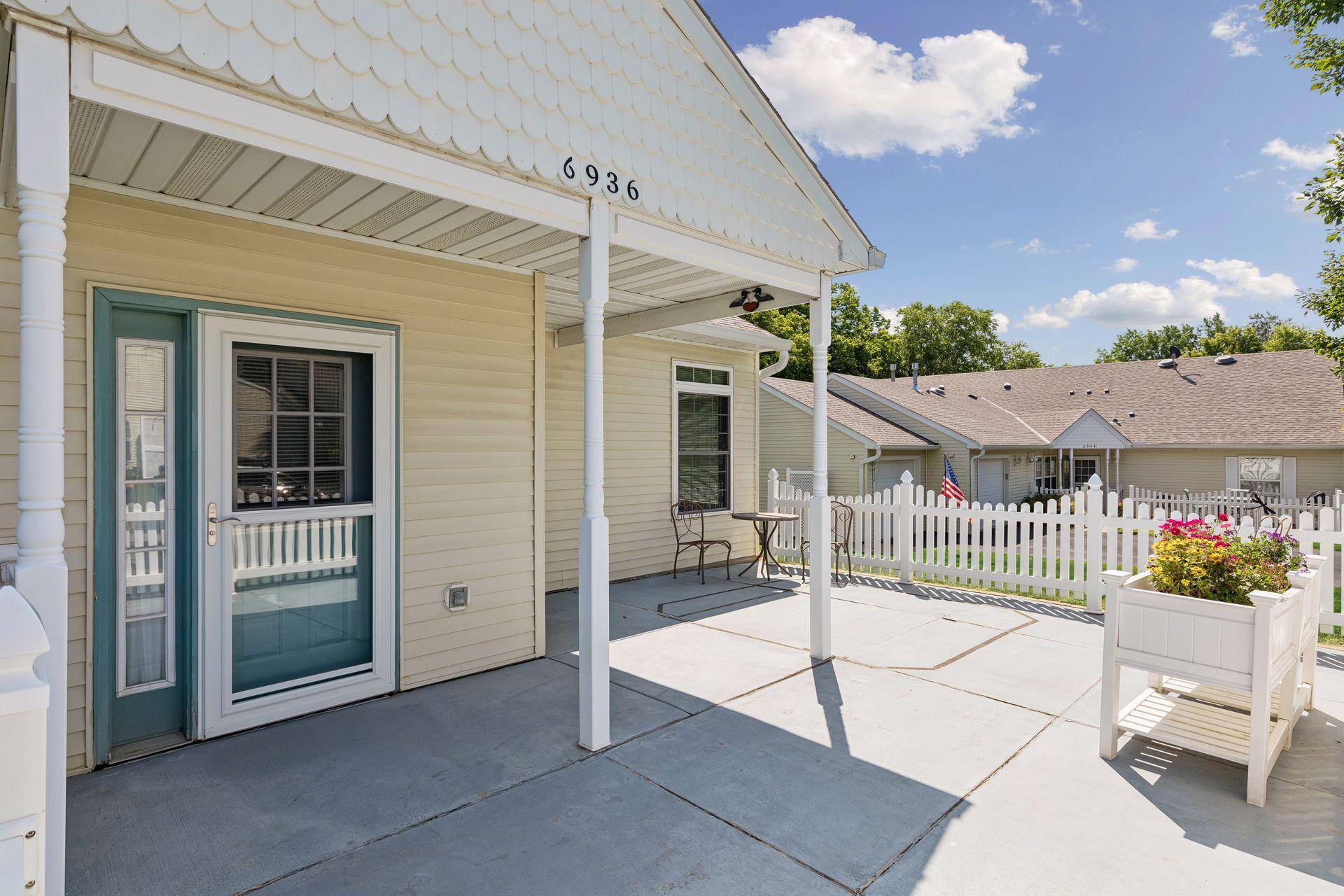 6936 Inverness CT #23, Inver Grove Heights, MN 55077