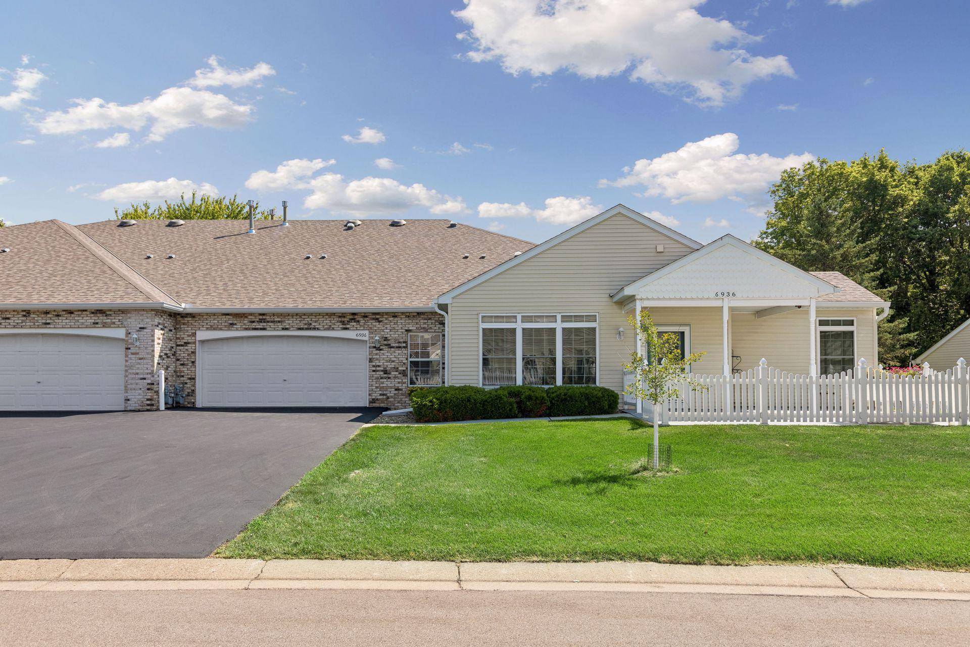 6936 Inverness CT #23, Inver Grove Heights, MN 55077