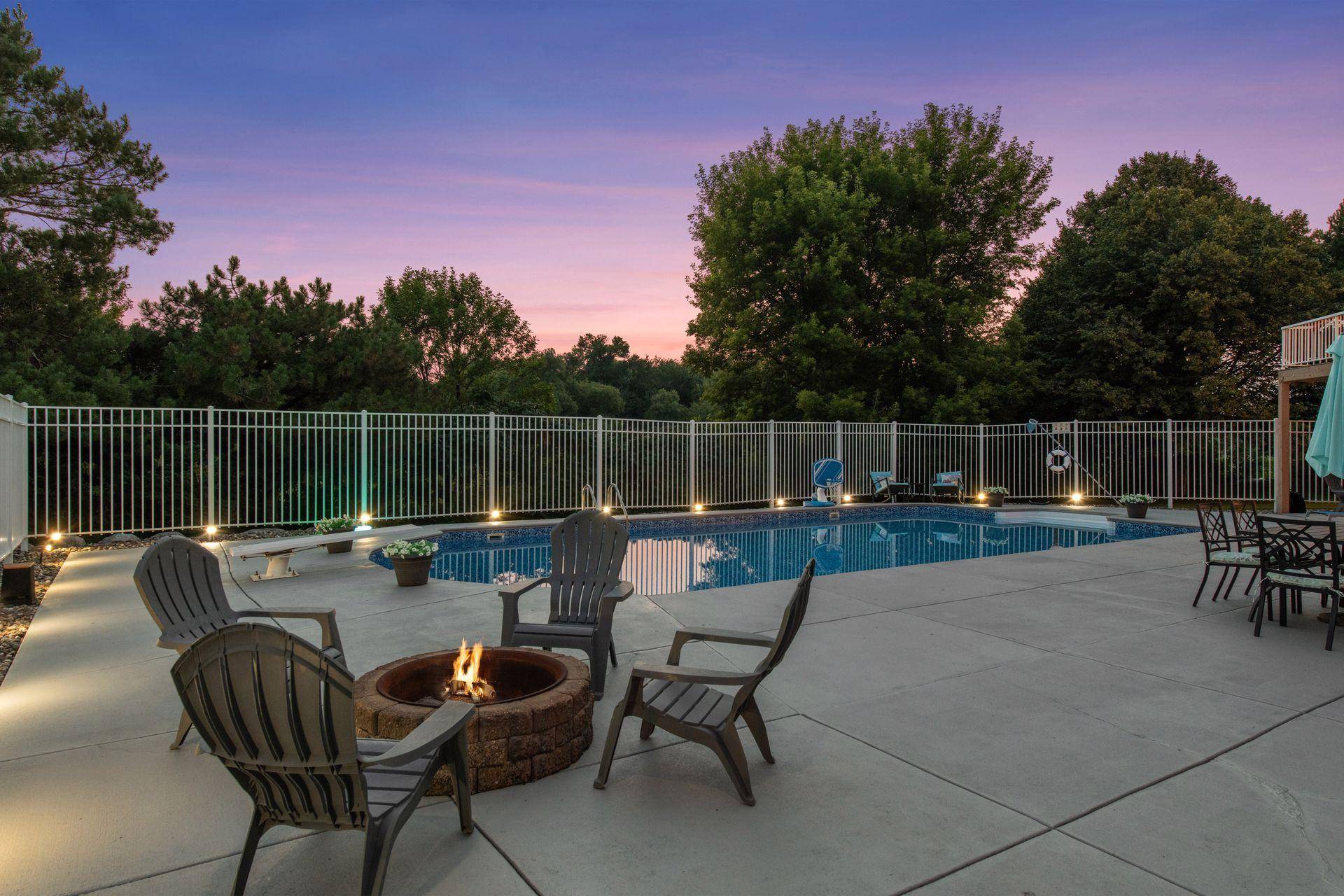 8754 Ridge Ponds CT, Victoria, MN 55386