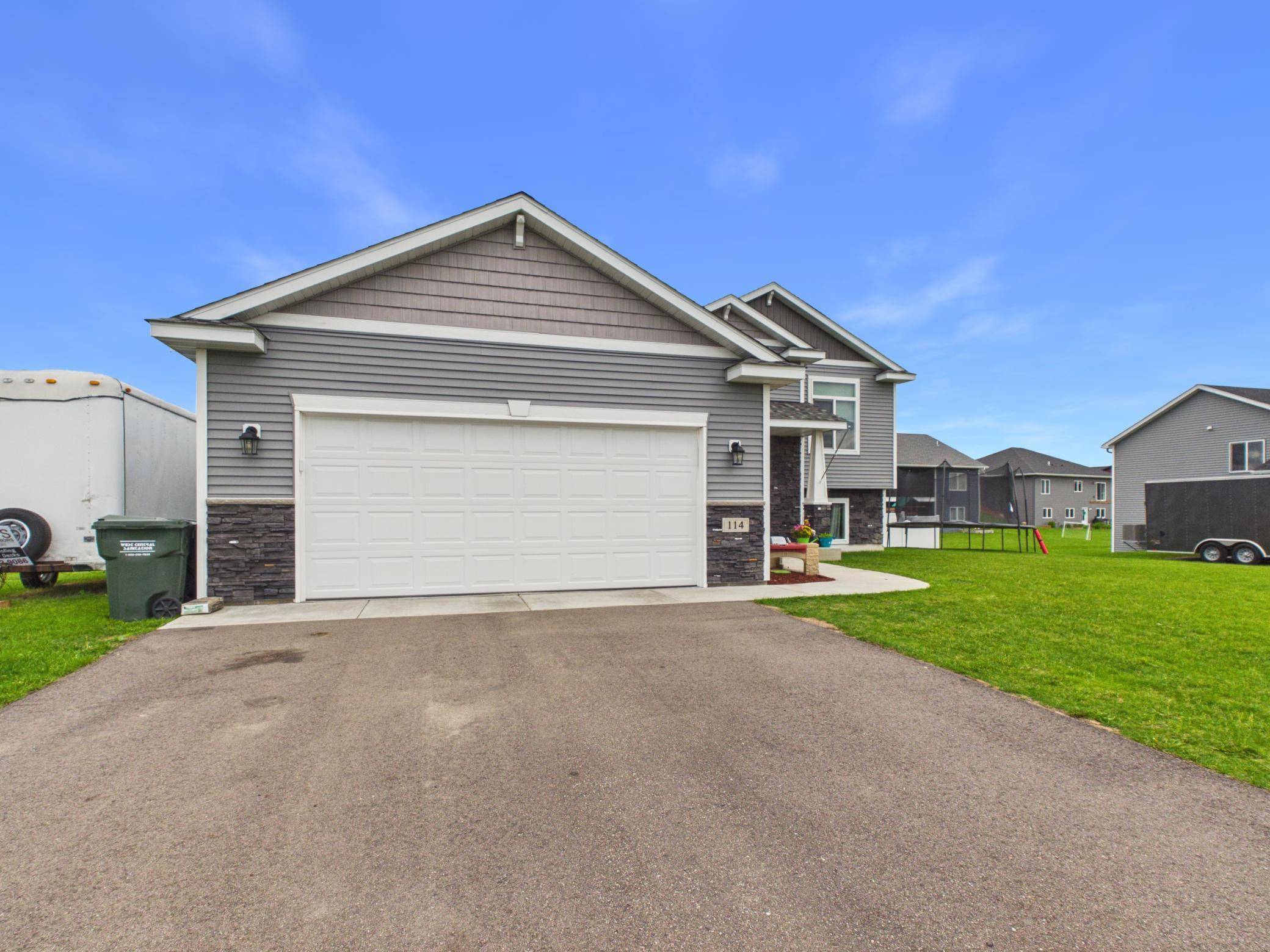 114 Collina CIR, Avon, MN 56310