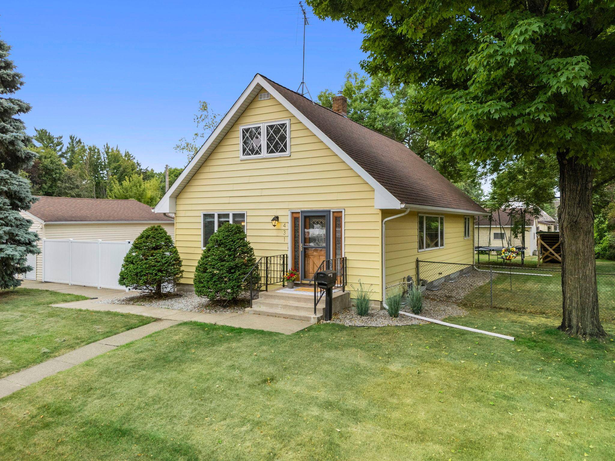431 4th AVE SW, Cambridge, MN 55008