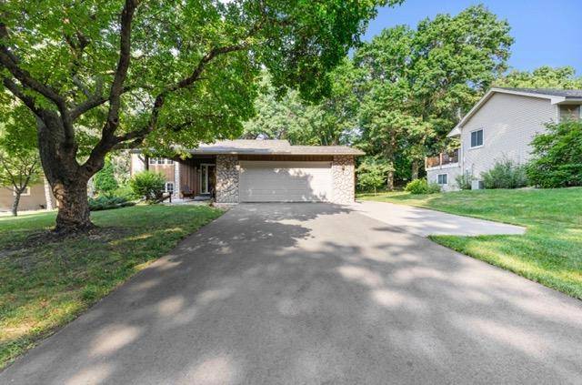 13 Woodcrest DR, Circle Pines, MN 55014