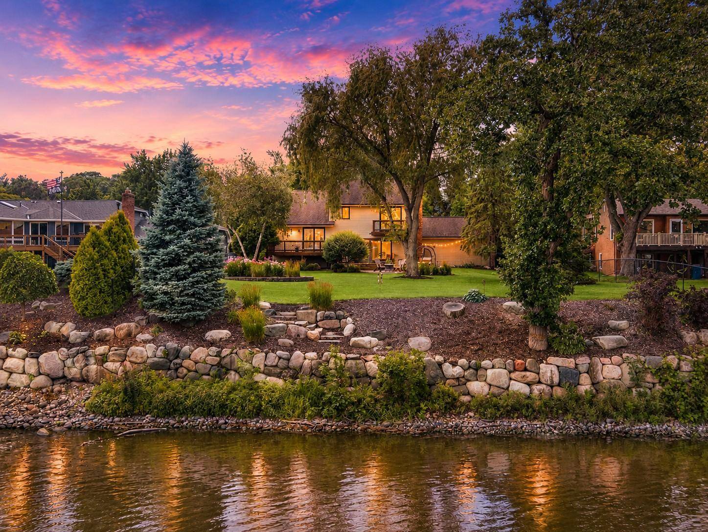 7100 River Shore LN N, Champlin, MN 55316