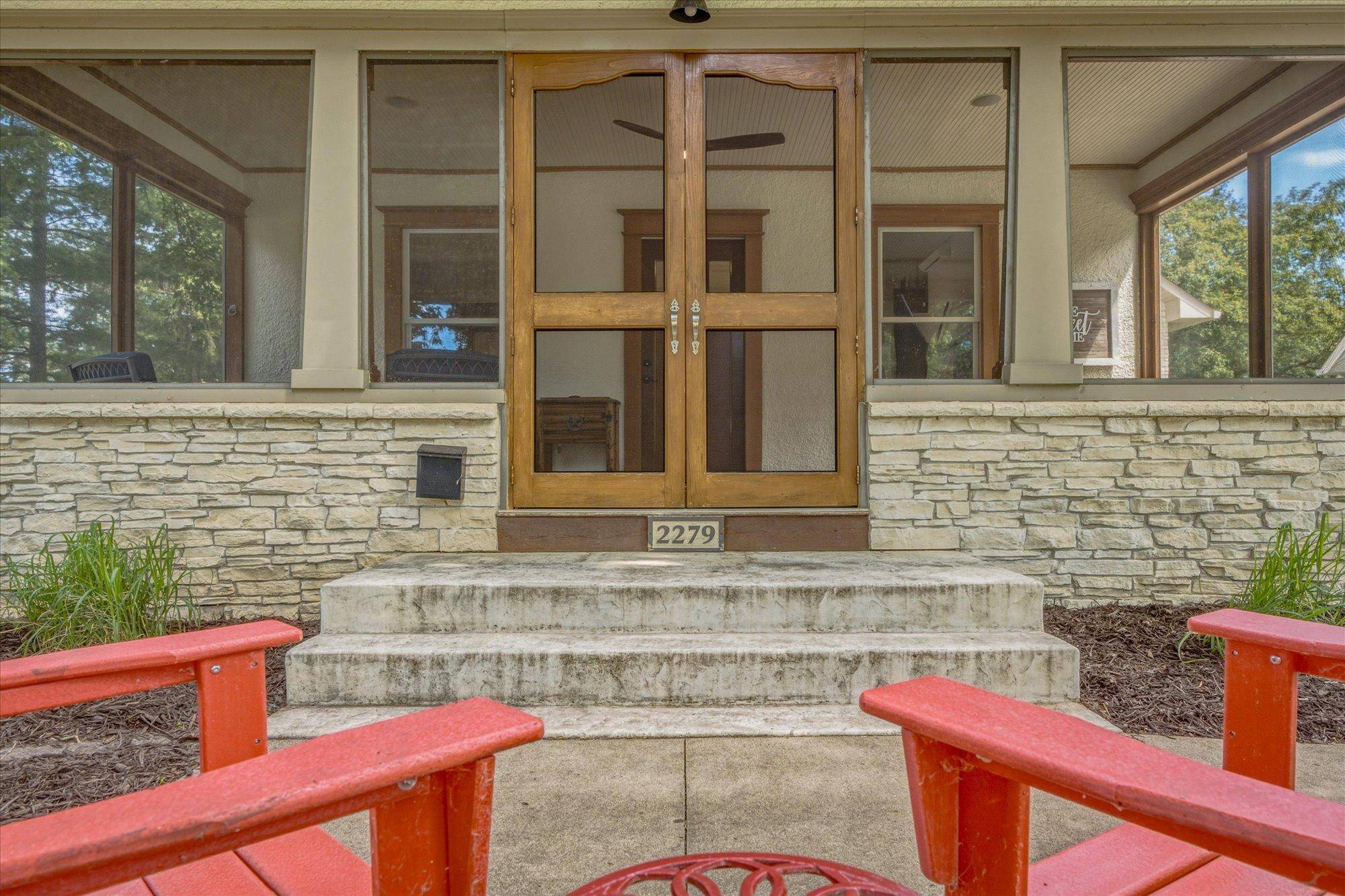 2279 8th ST, White Bear Lake, MN 55110