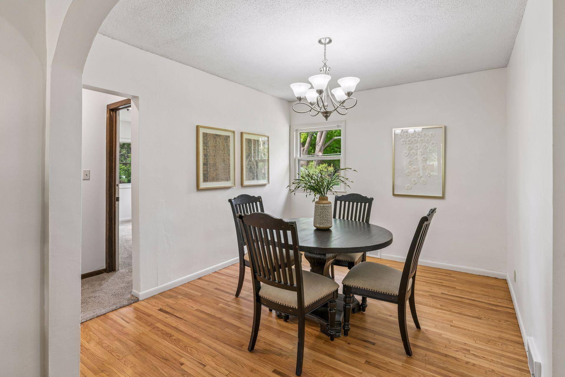 2417 Parkview BLVD, Golden Valley, MN 55422