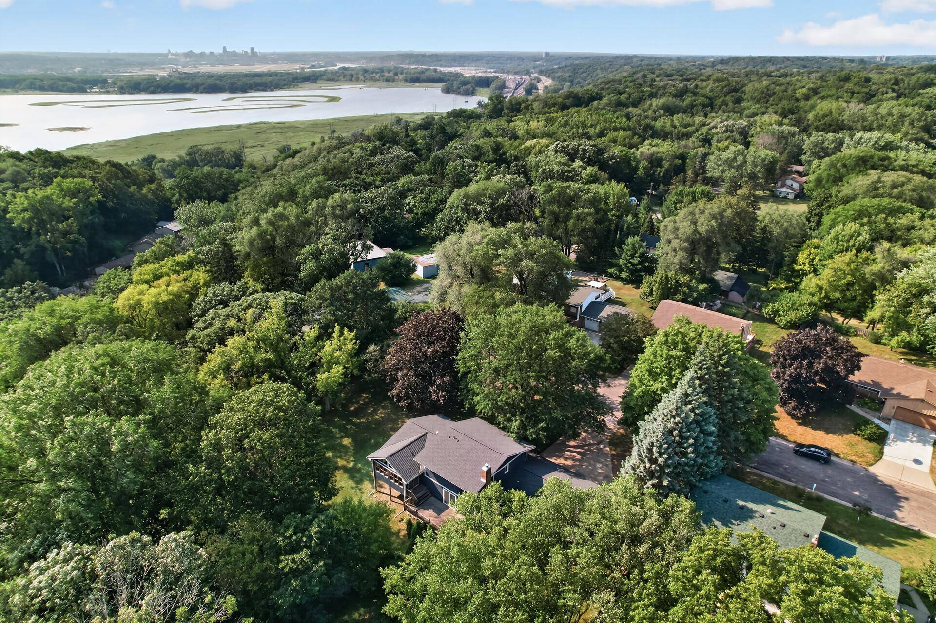 2144 Valley View PL, Saint Paul, MN 55119