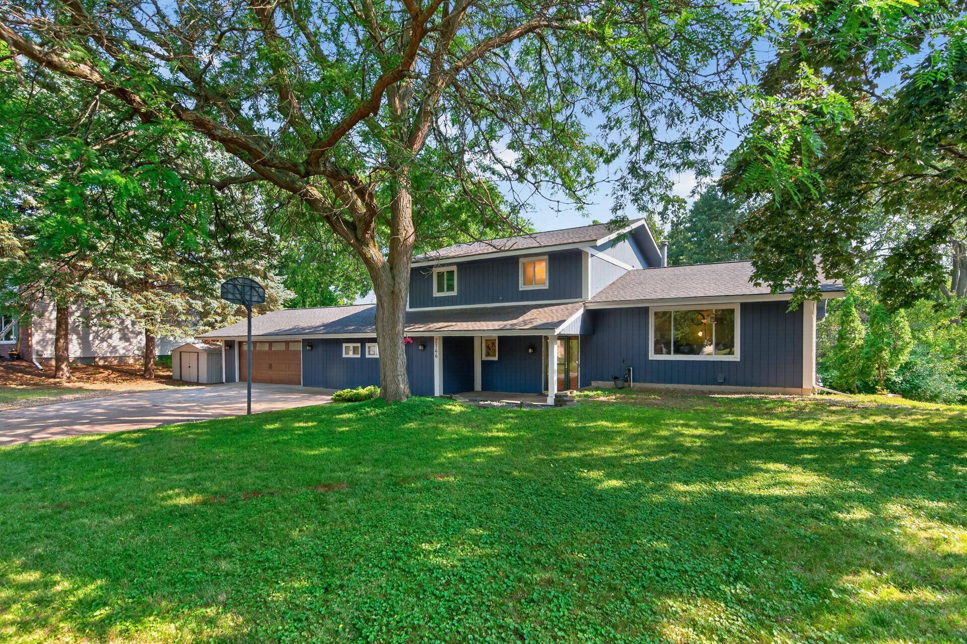 2144 Valley View PL, Saint Paul, MN 55119