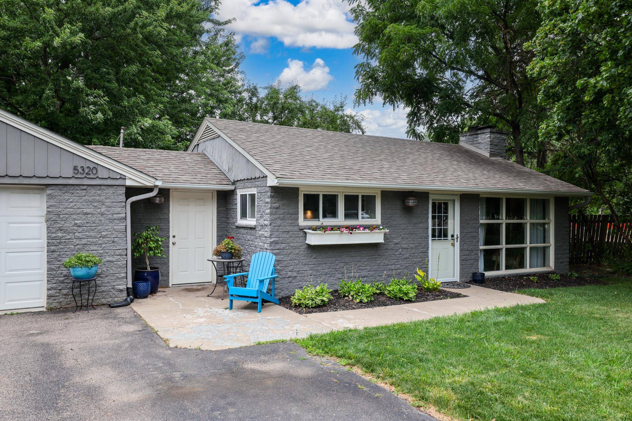 5320 Manitou RD, Excelsior, MN 55331