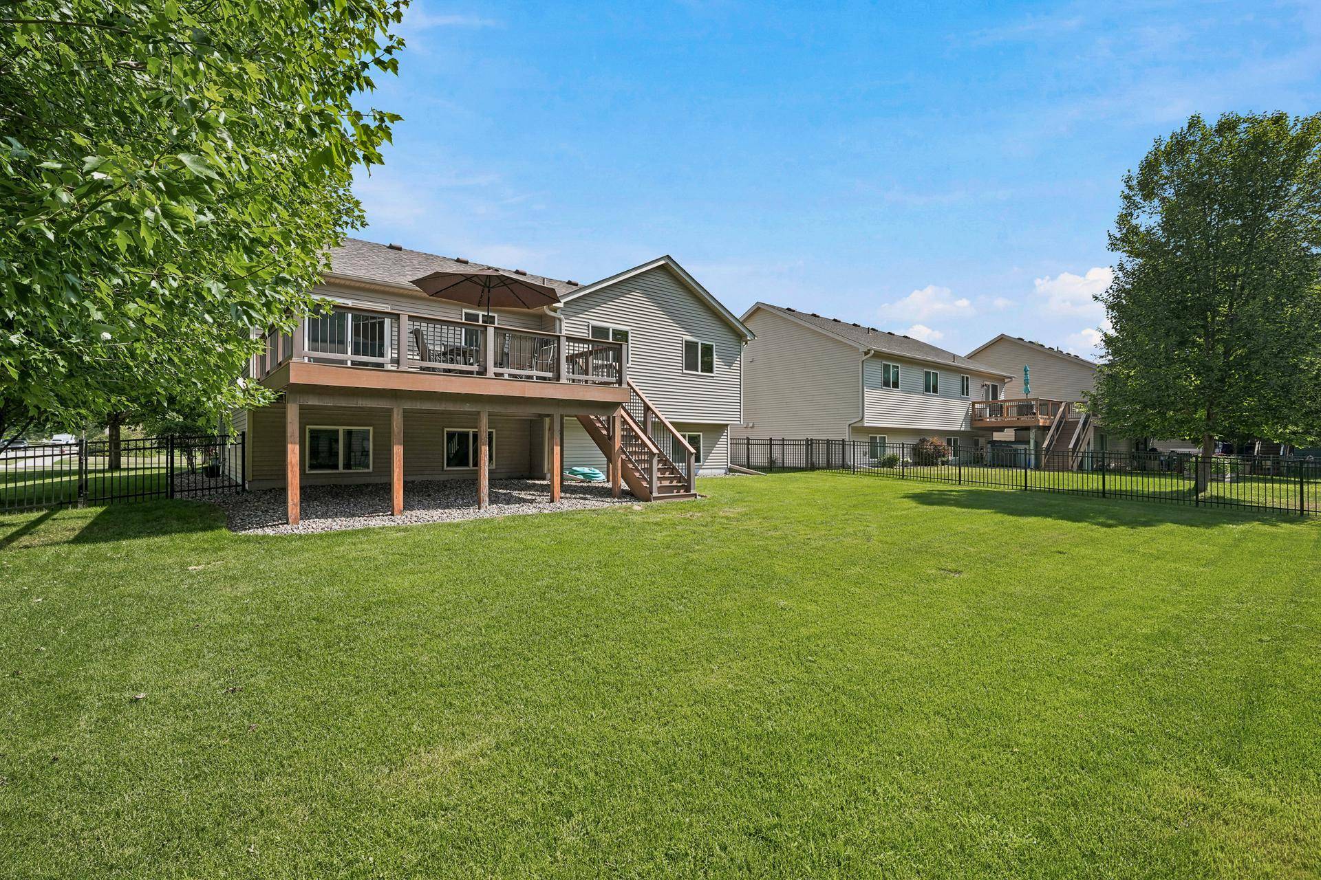 2000 119th AVE NE, Blaine, MN 55449
