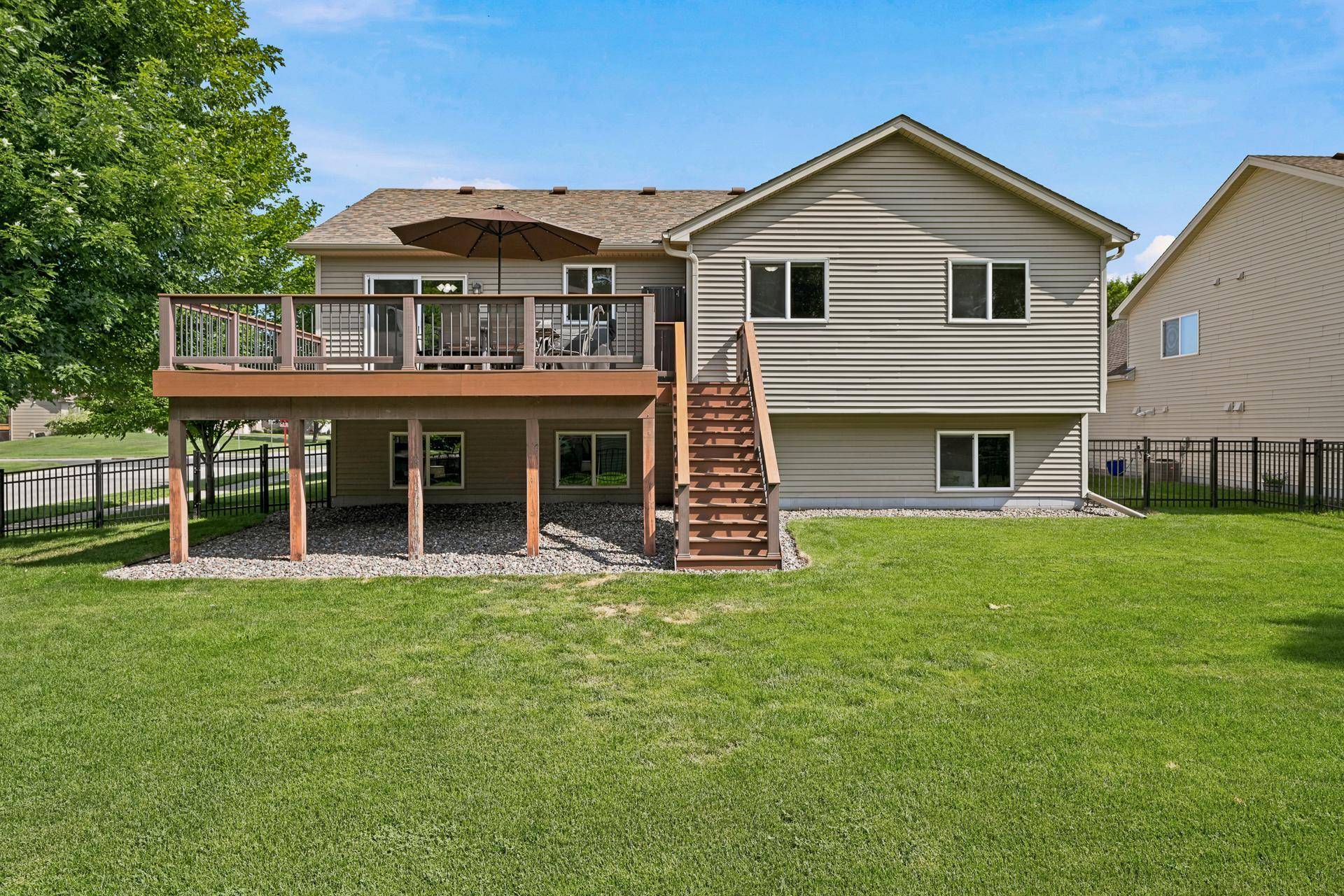 2000 119th AVE NE, Blaine, MN 55449