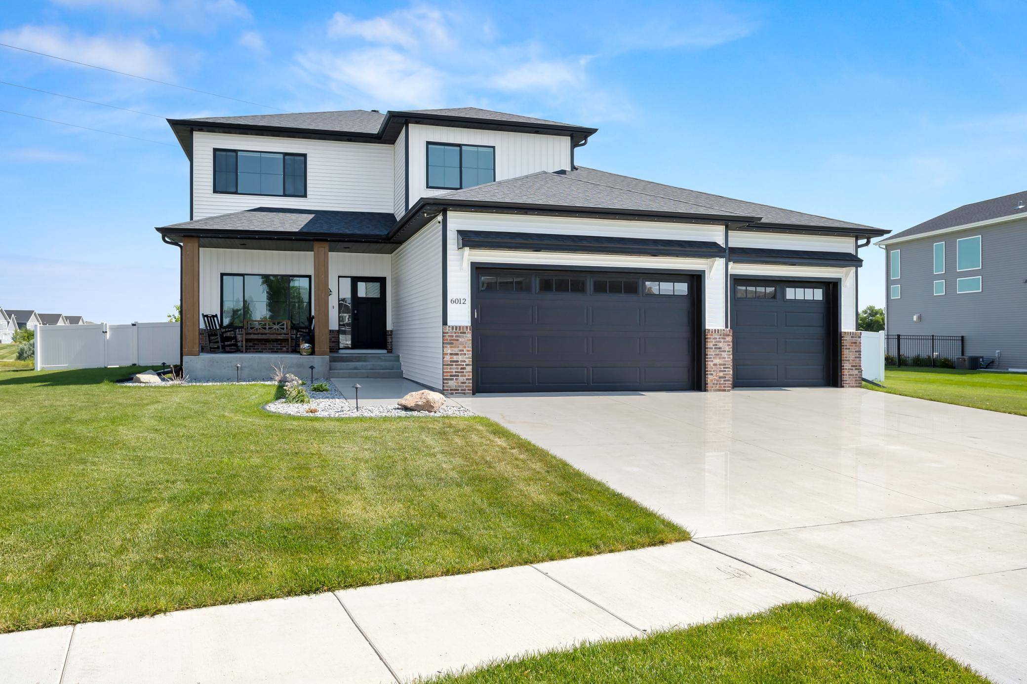 6012 31st ST S, Fargo, ND 58104