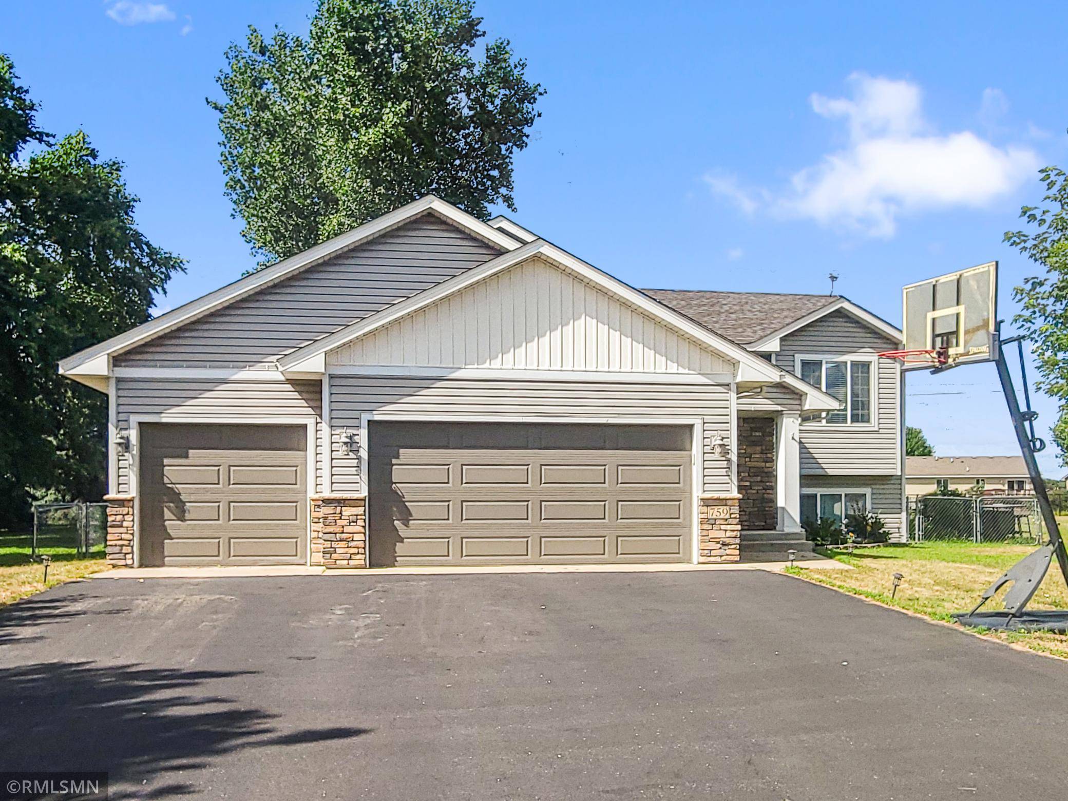 759 Park Brook RD NW, Isanti, MN 55040