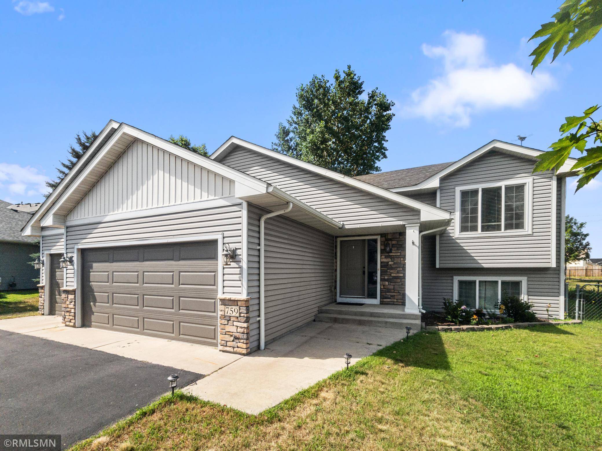 759 Park Brook RD NW, Isanti, MN 55040
