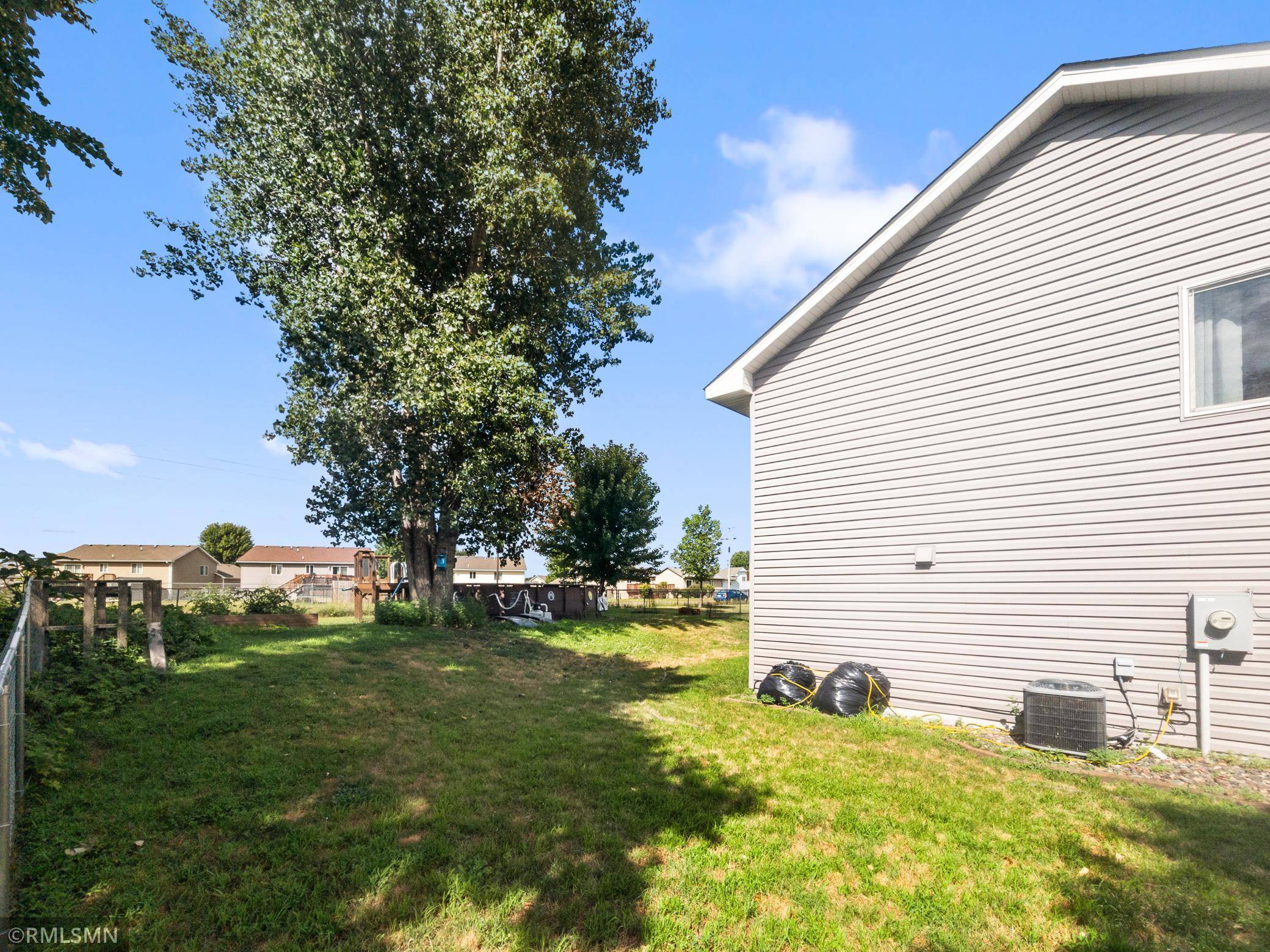 759 Park Brook RD NW, Isanti, MN 55040