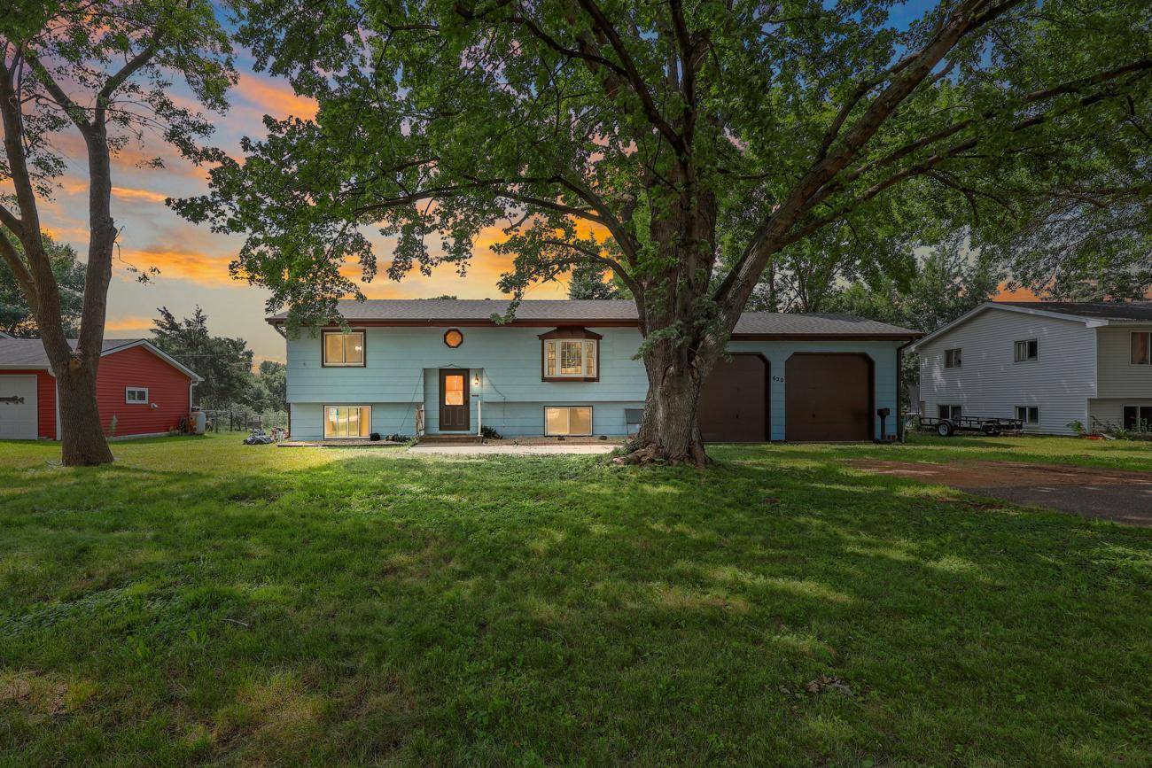 620 Nelson BLVD, Montrose, MN 55363
