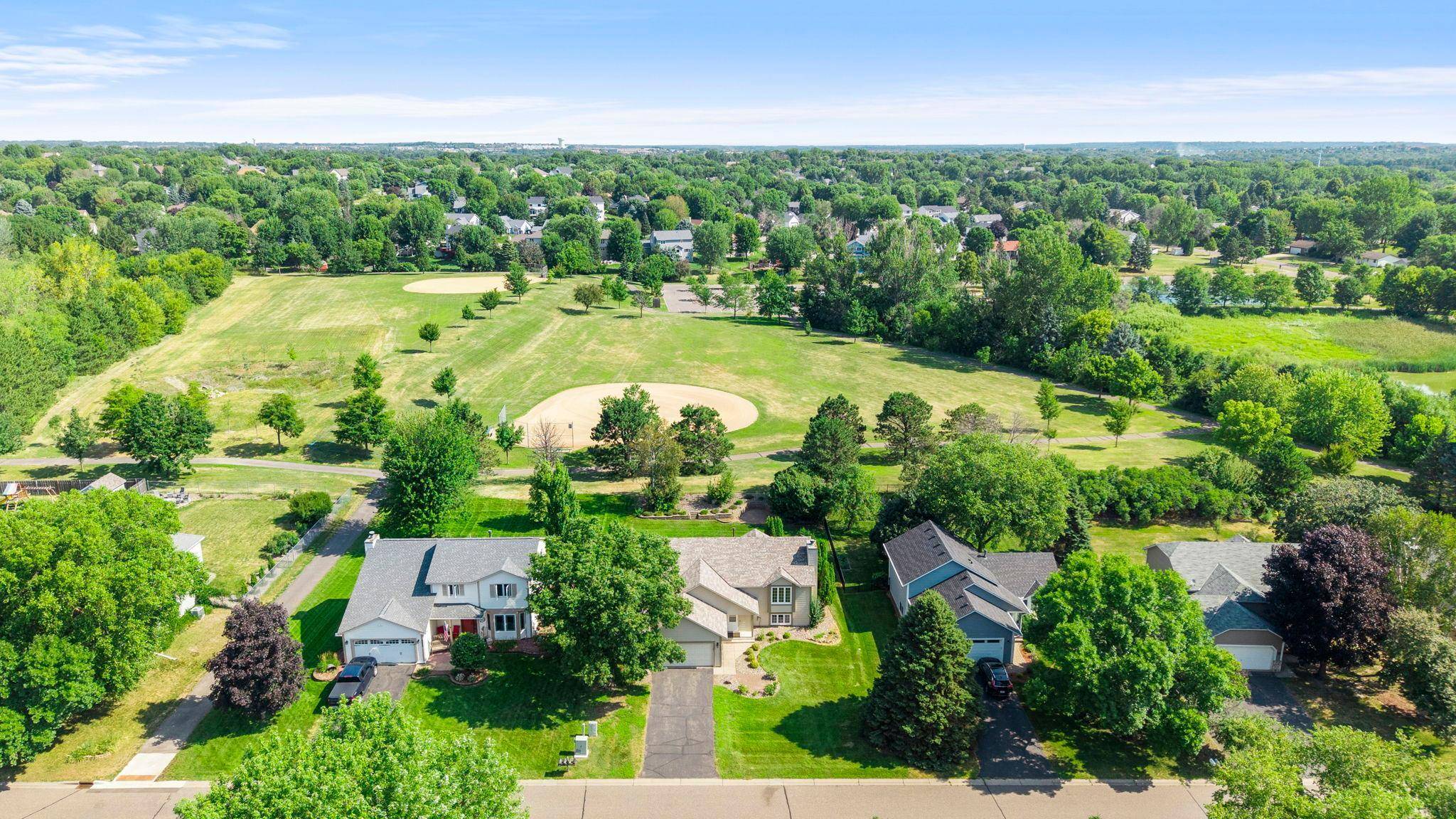 9044 Sequoia RD, Woodbury, MN 55125