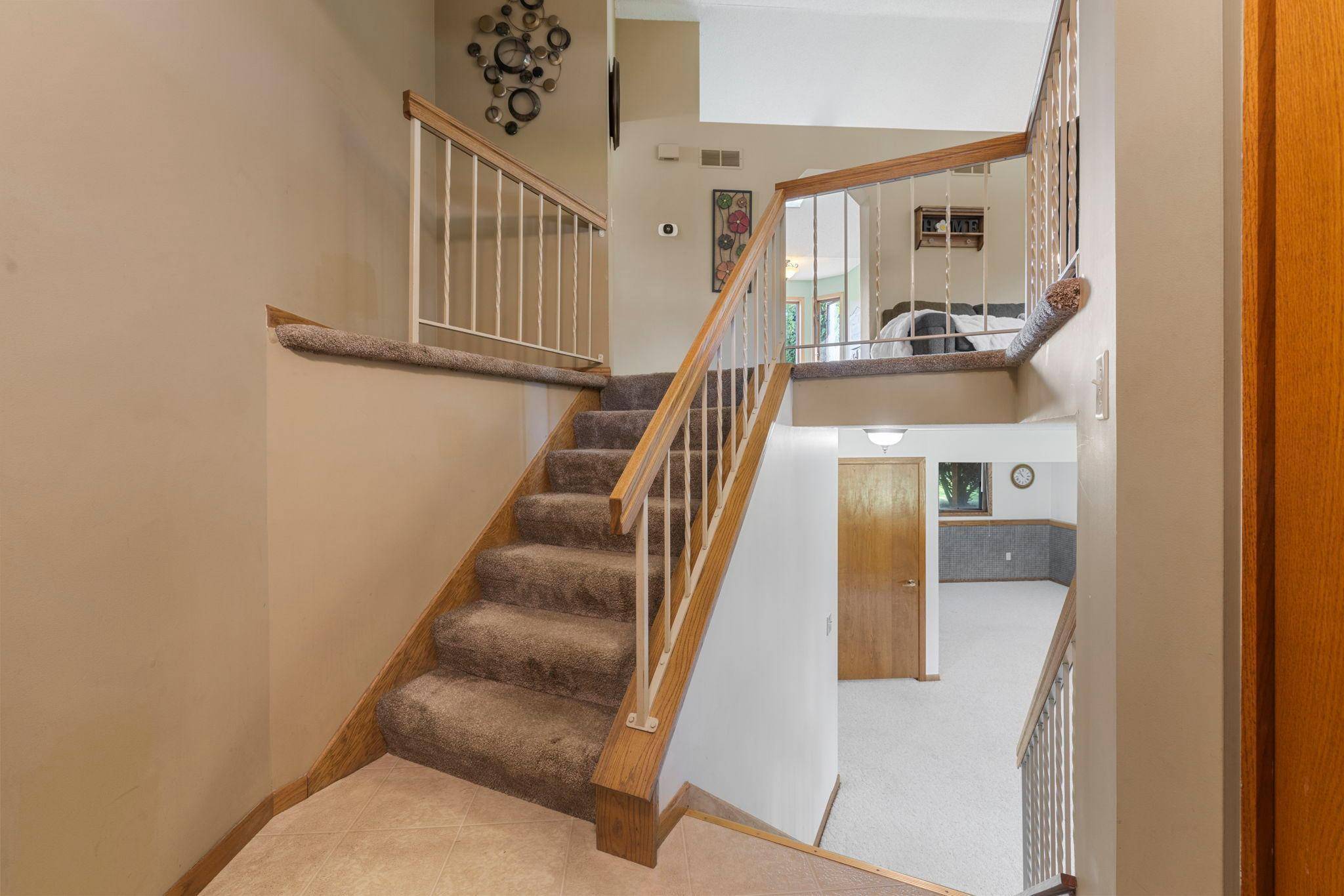 9044 Sequoia RD, Woodbury, MN 55125