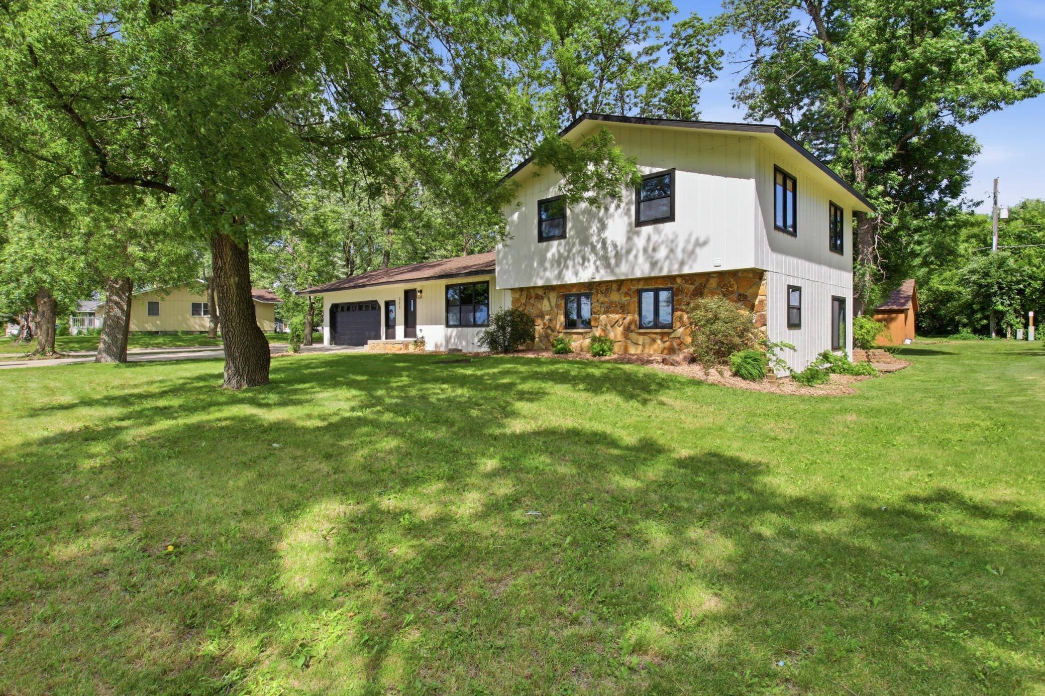 250 School AVE, Brooten, MN 56316
