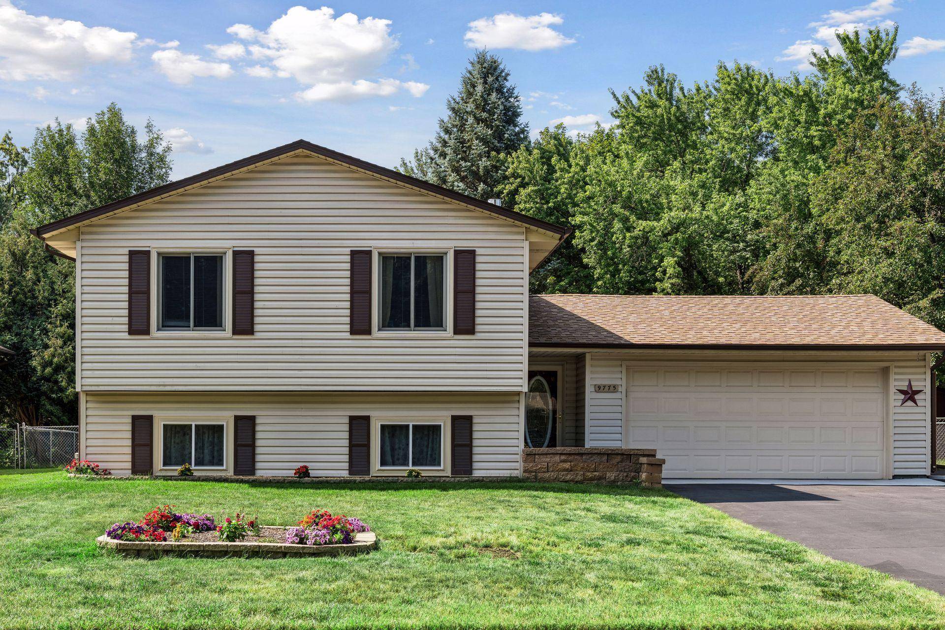 9775 103rd AVE N, Maple Grove, MN 55369