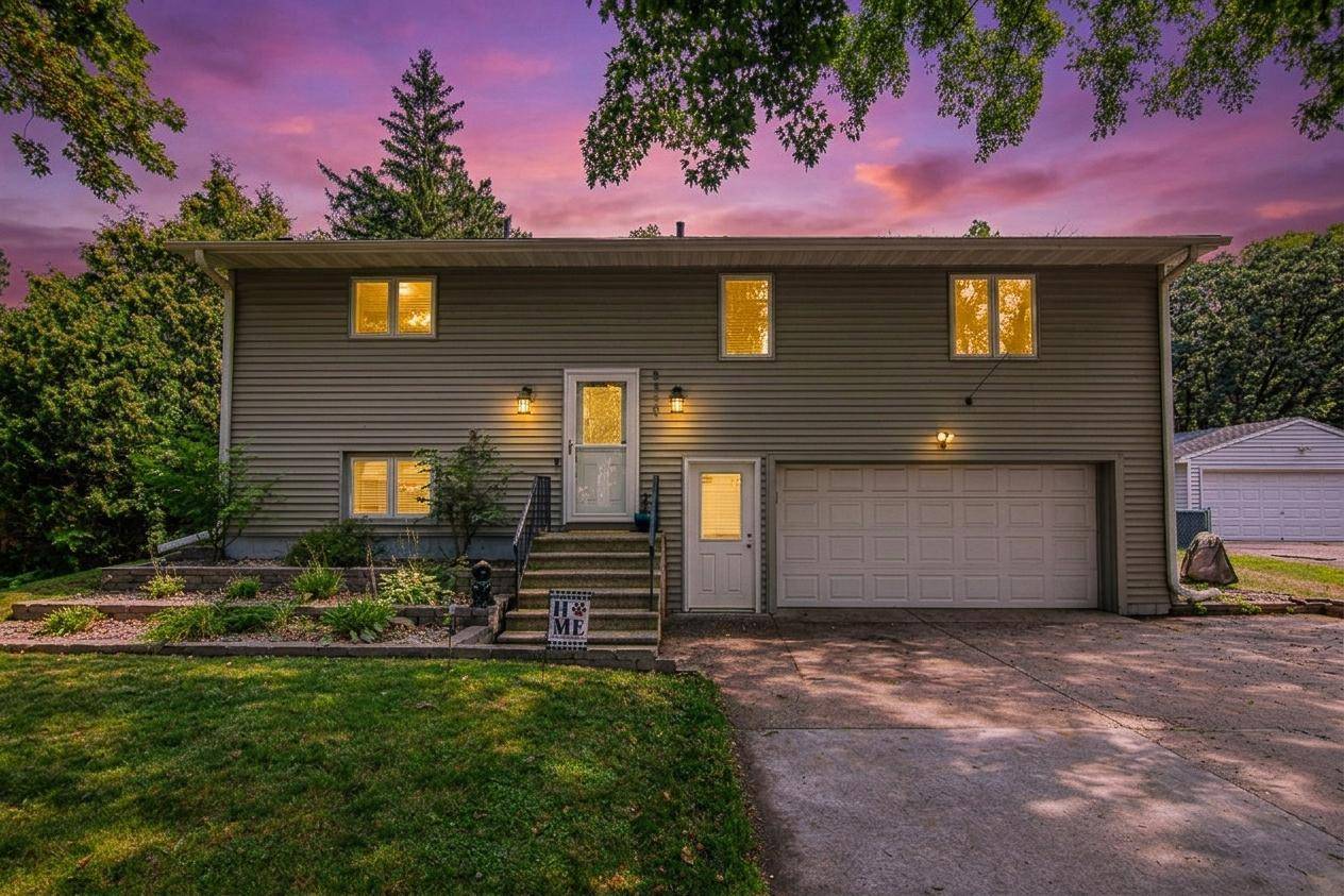 5919 Oldfield AVE N, Stillwater, MN 55082