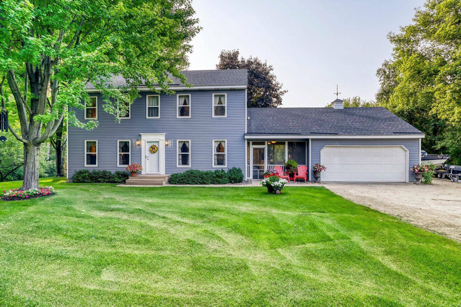 9905 Brent AVE, Inver Grove Heights, MN 55077