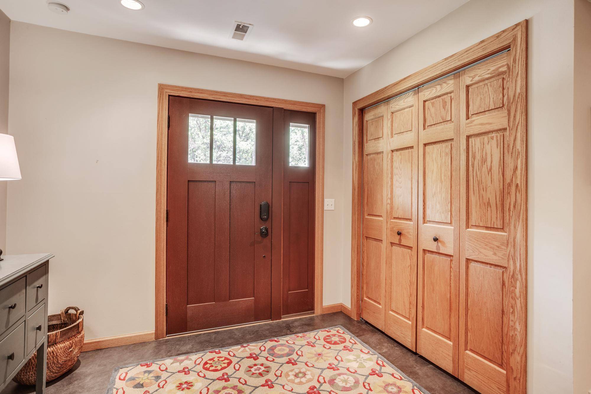 1395 Farmdale RD, Mendota Heights, MN 55118