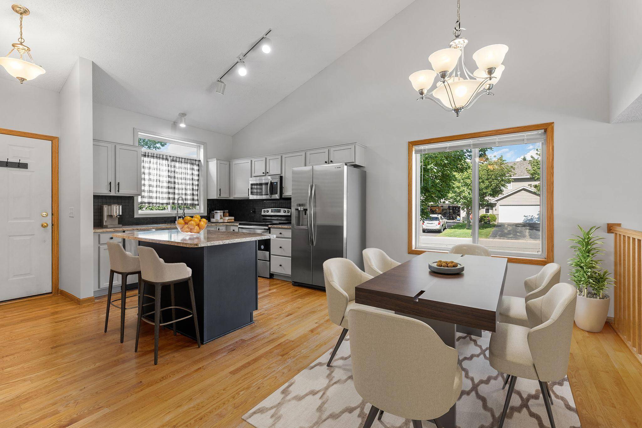 4244 Jarmann LN, Shakopee, MN 55379