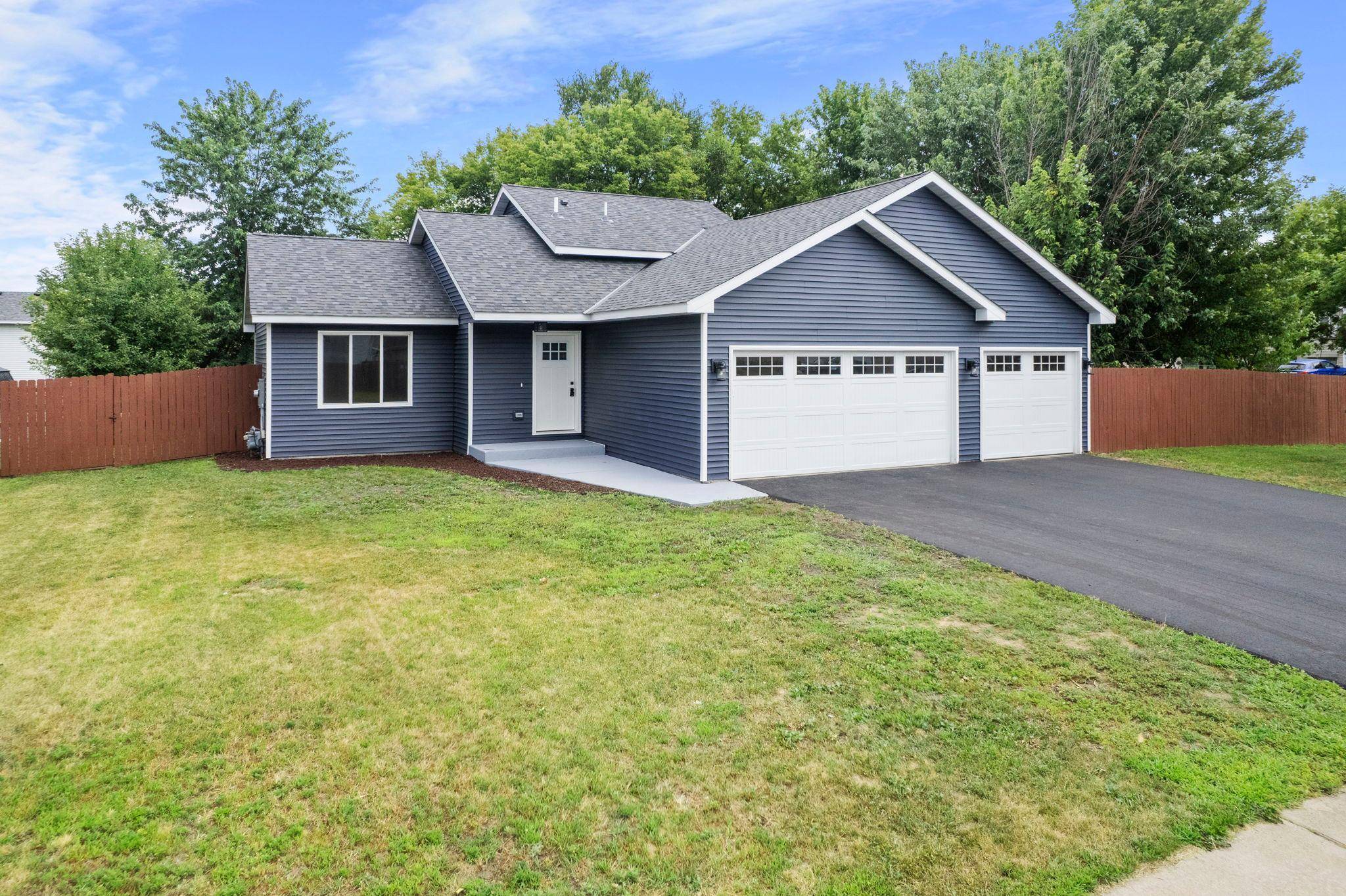 808 5th AVE SW, Isanti, MN 55040