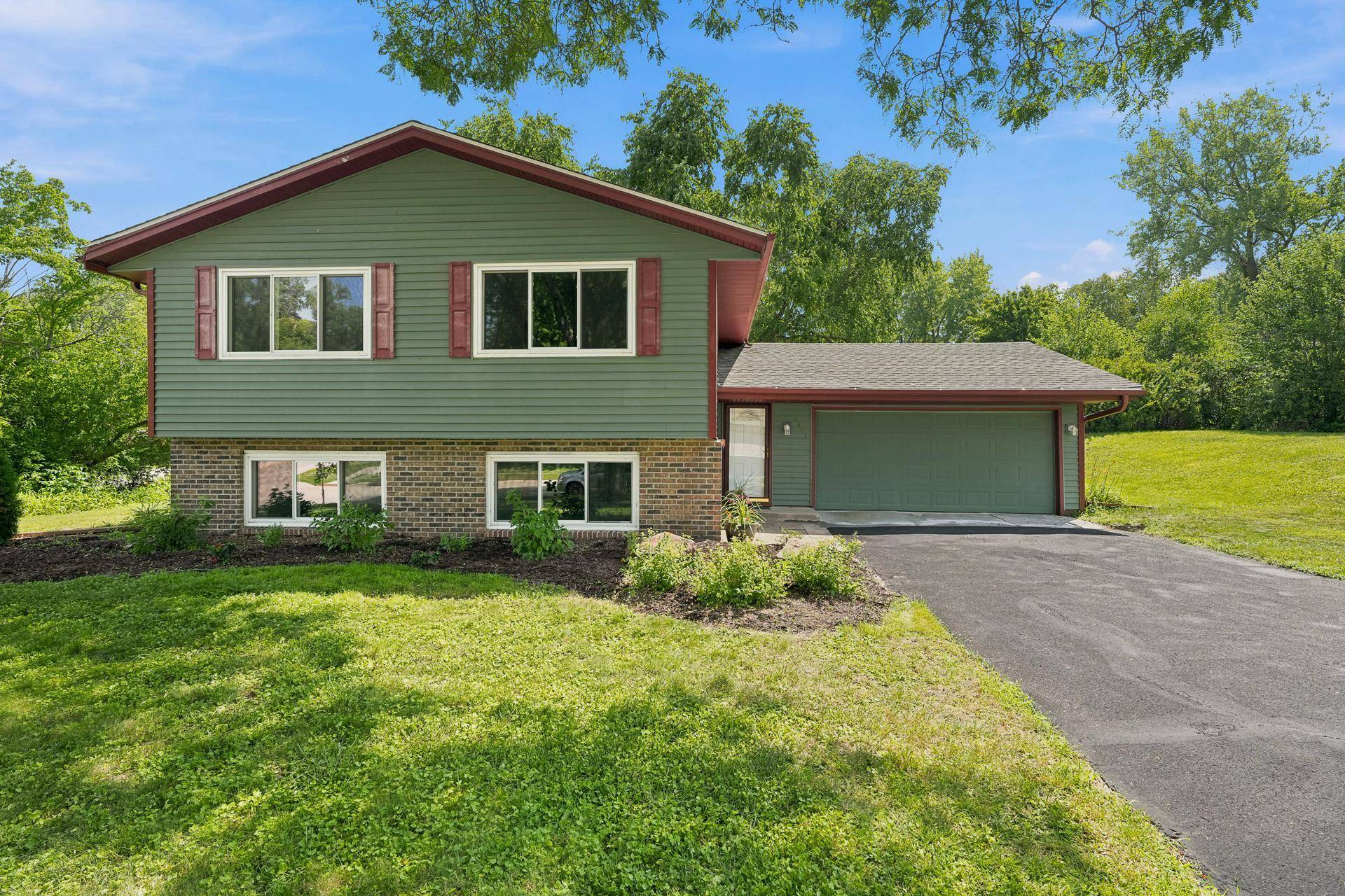 9401 Briar RD, Bloomington, MN 55437