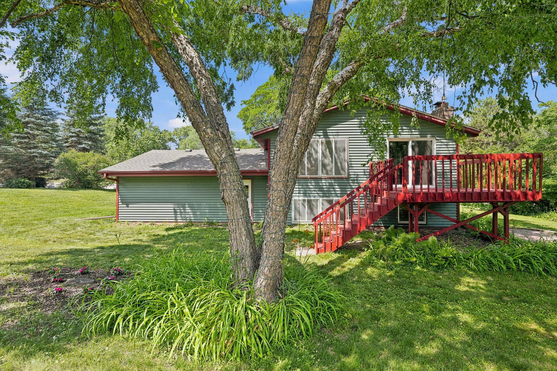 9401 Briar RD, Bloomington, MN 55437