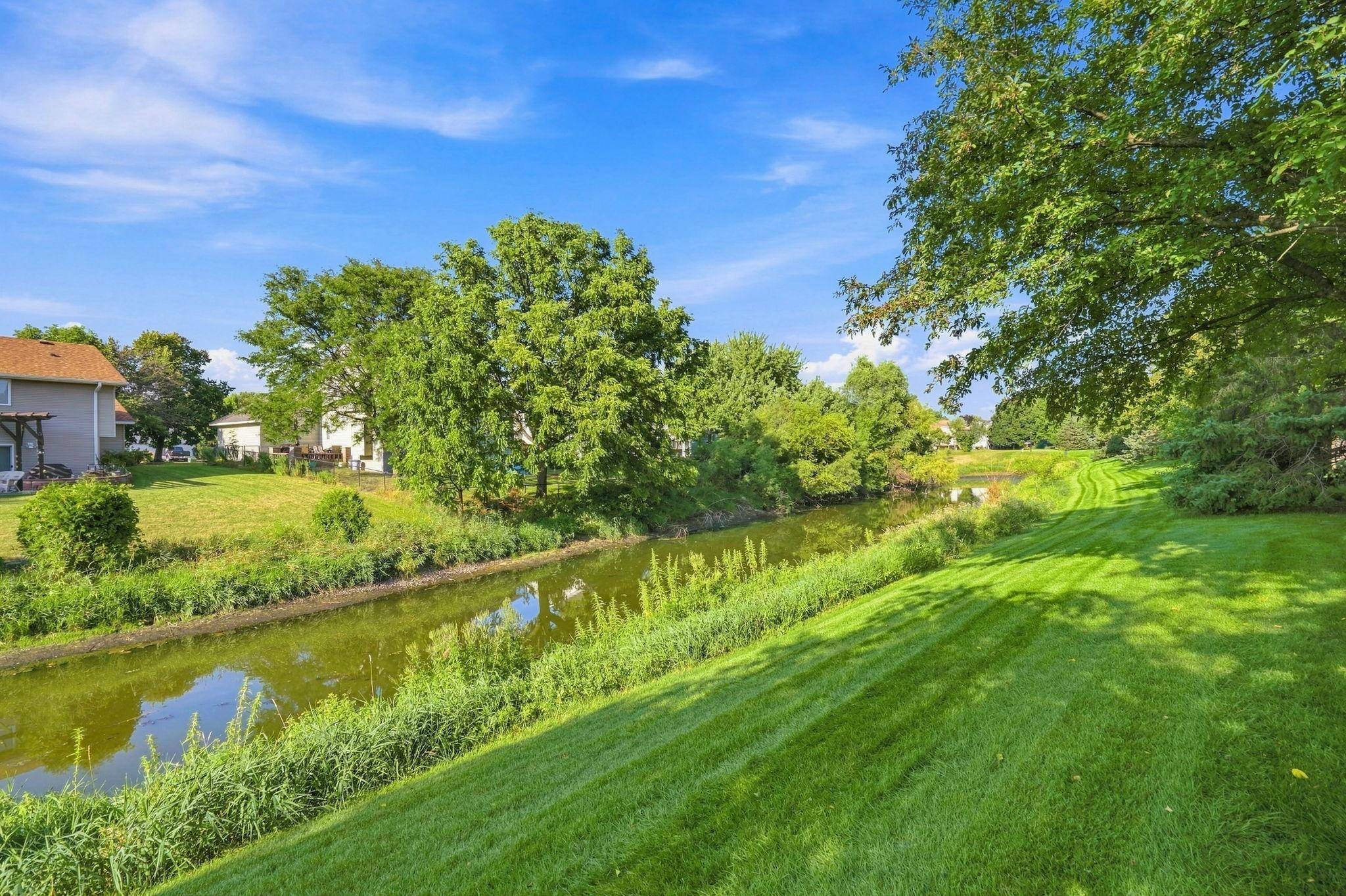8554 Telford LN N, Brooklyn Park, MN 55443