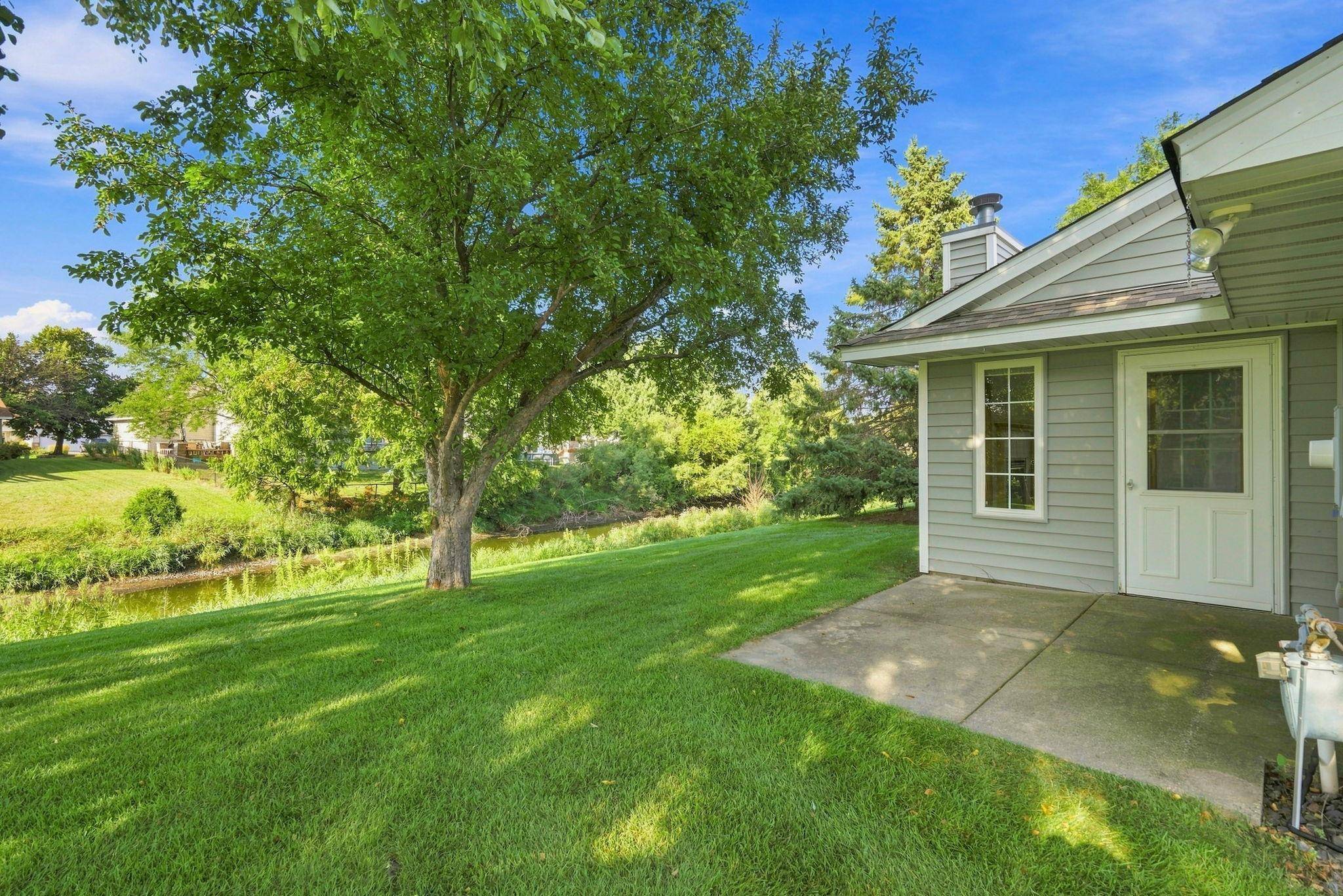 8554 Telford LN N, Brooklyn Park, MN 55443