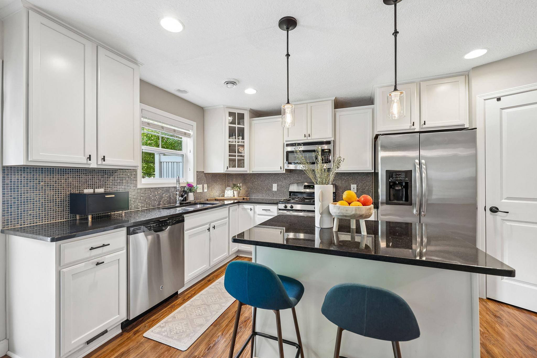 3247 Red Oak TRL, Medina, MN 55340