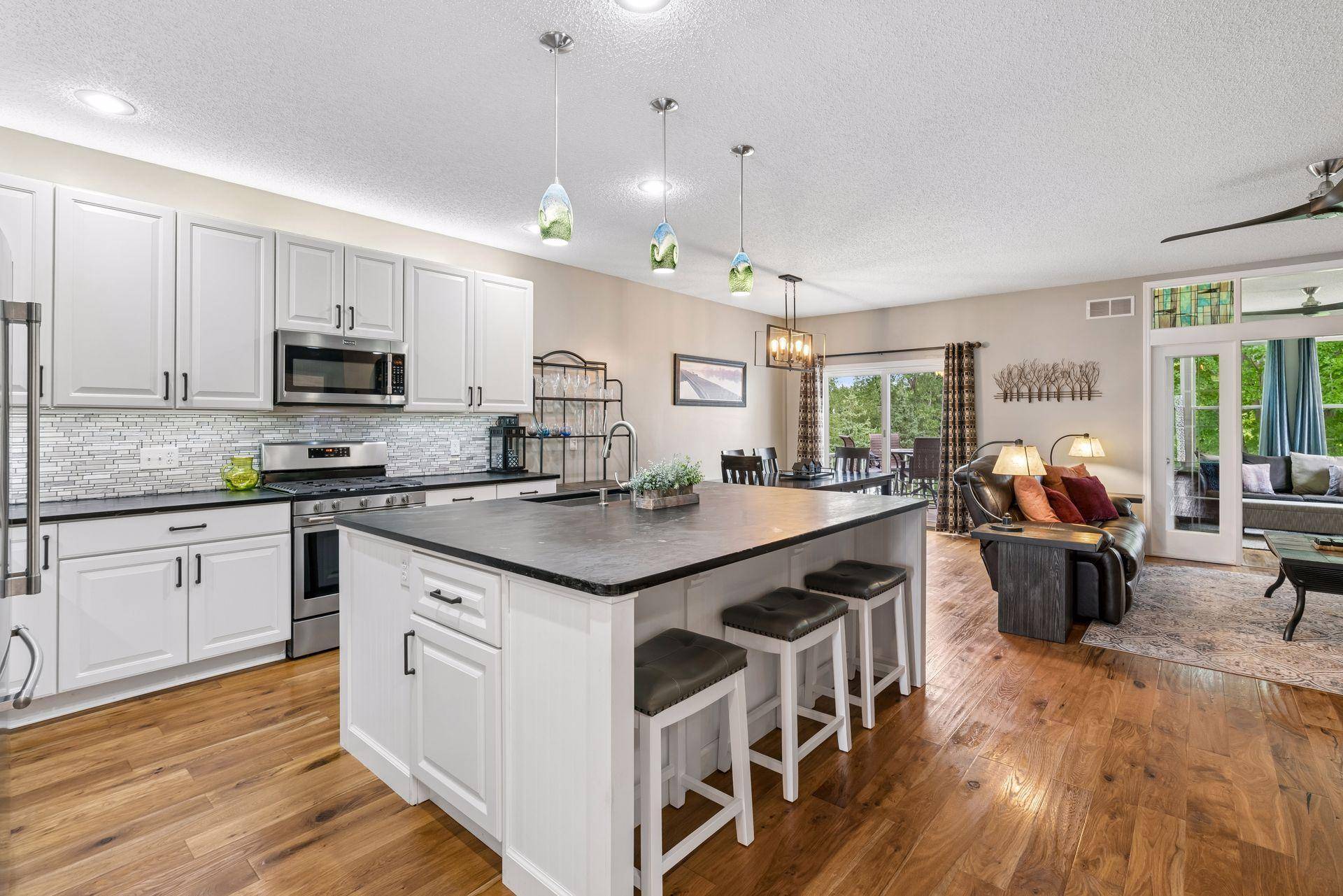 10830 Thone CIR, Woodbury, MN 55129