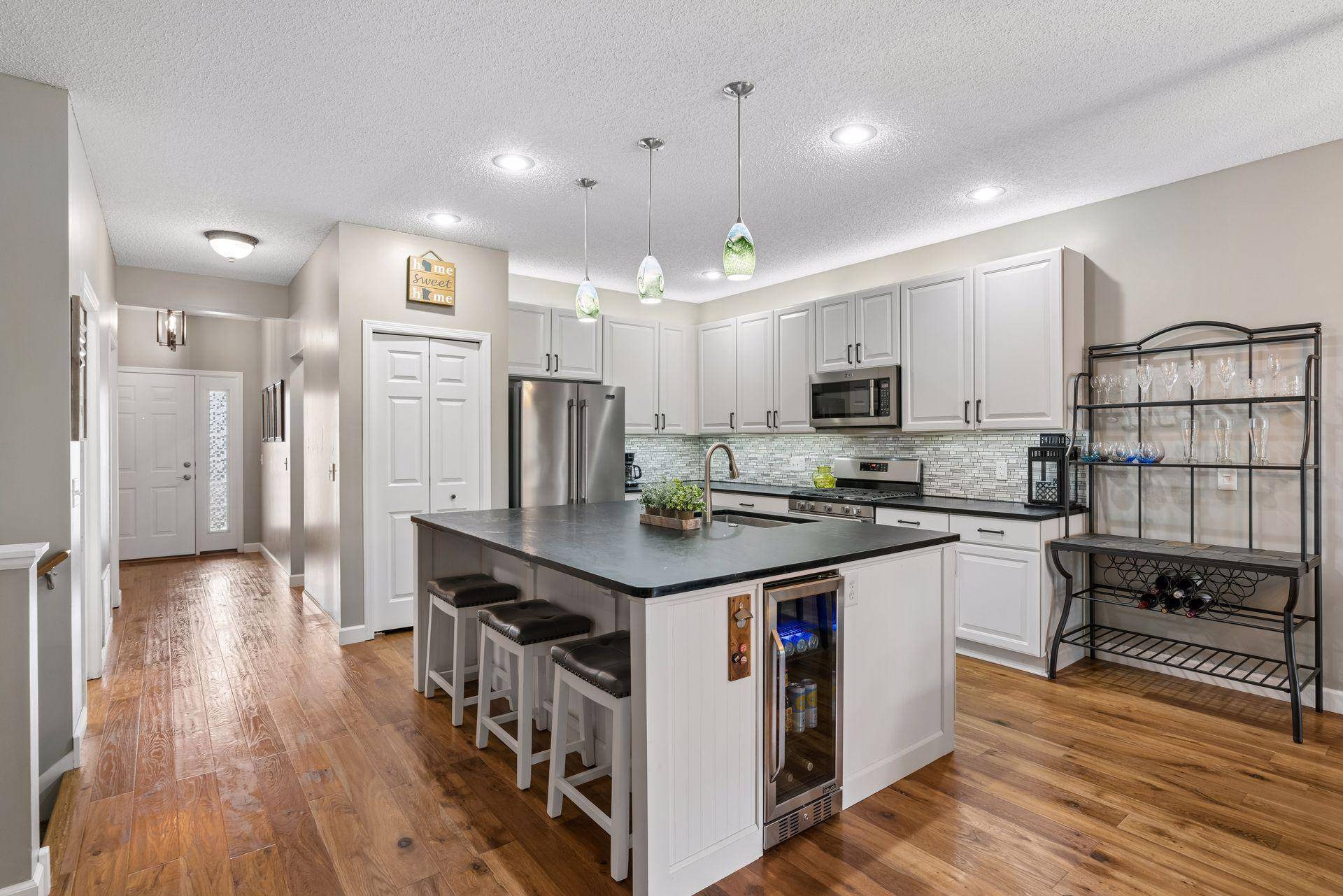 10830 Thone CIR, Woodbury, MN 55129