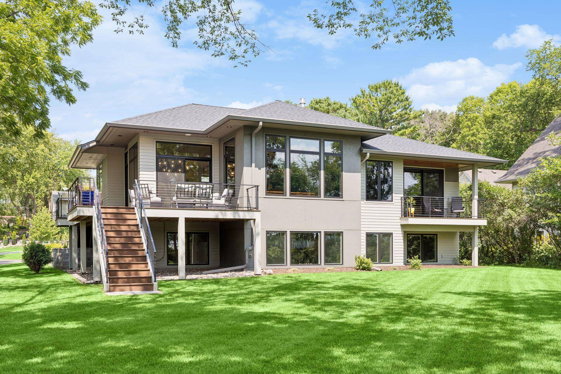 324 Hampton ST, Wayzata, MN 55391