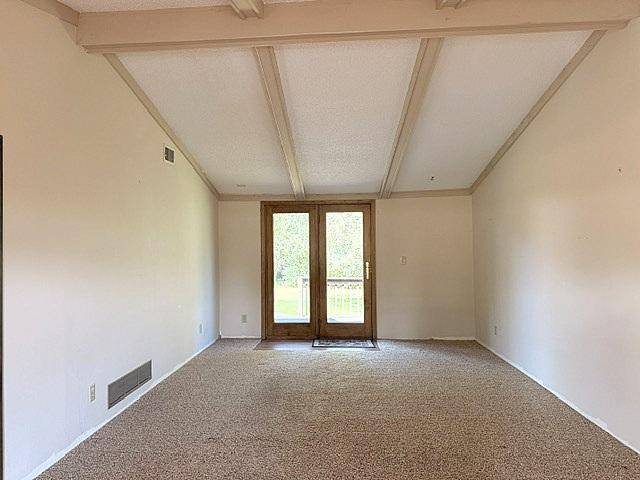 2022 River RD, Windom, MN 56101