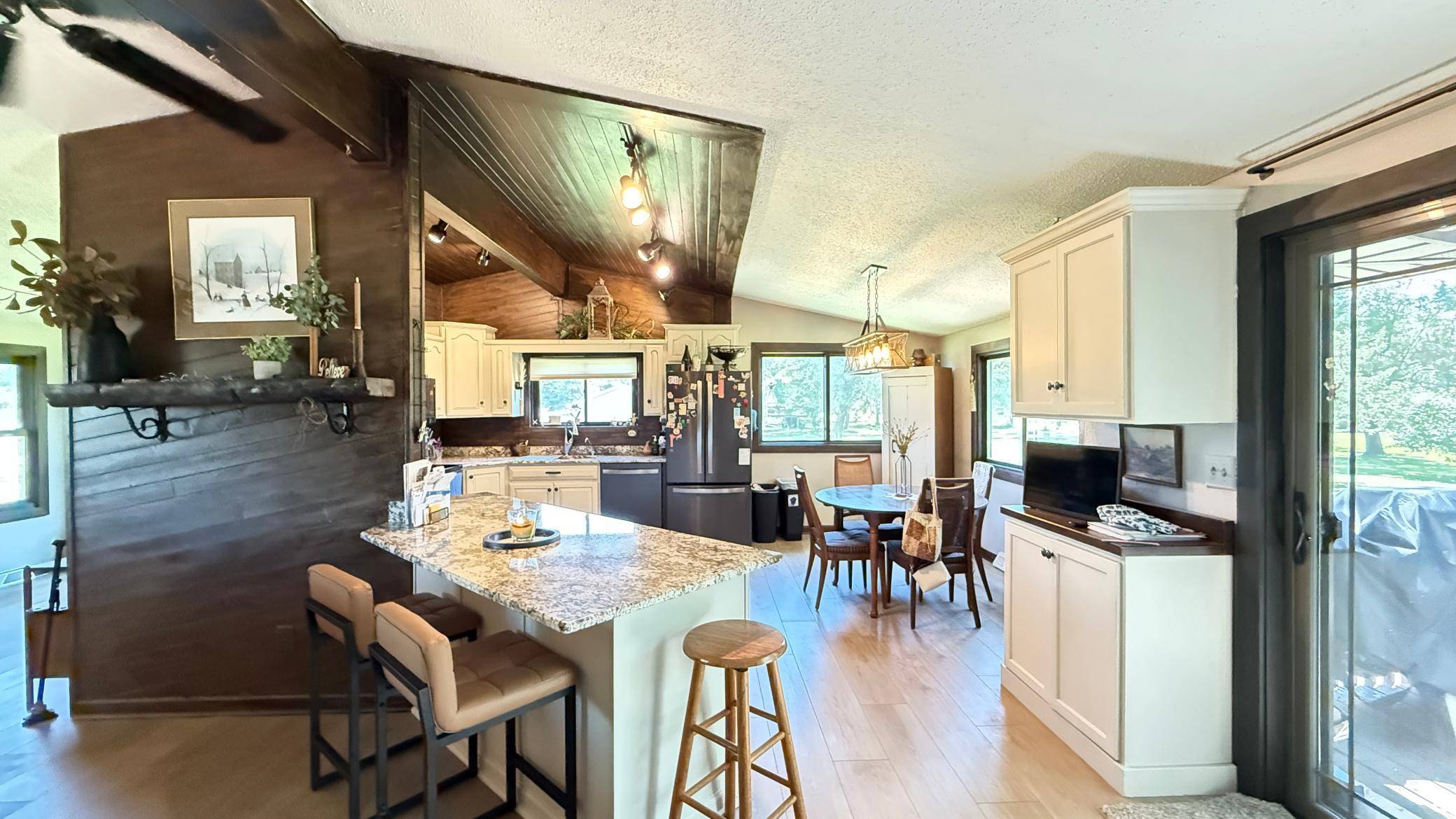 244 W Christenson AVE, Appleton, MN 56208