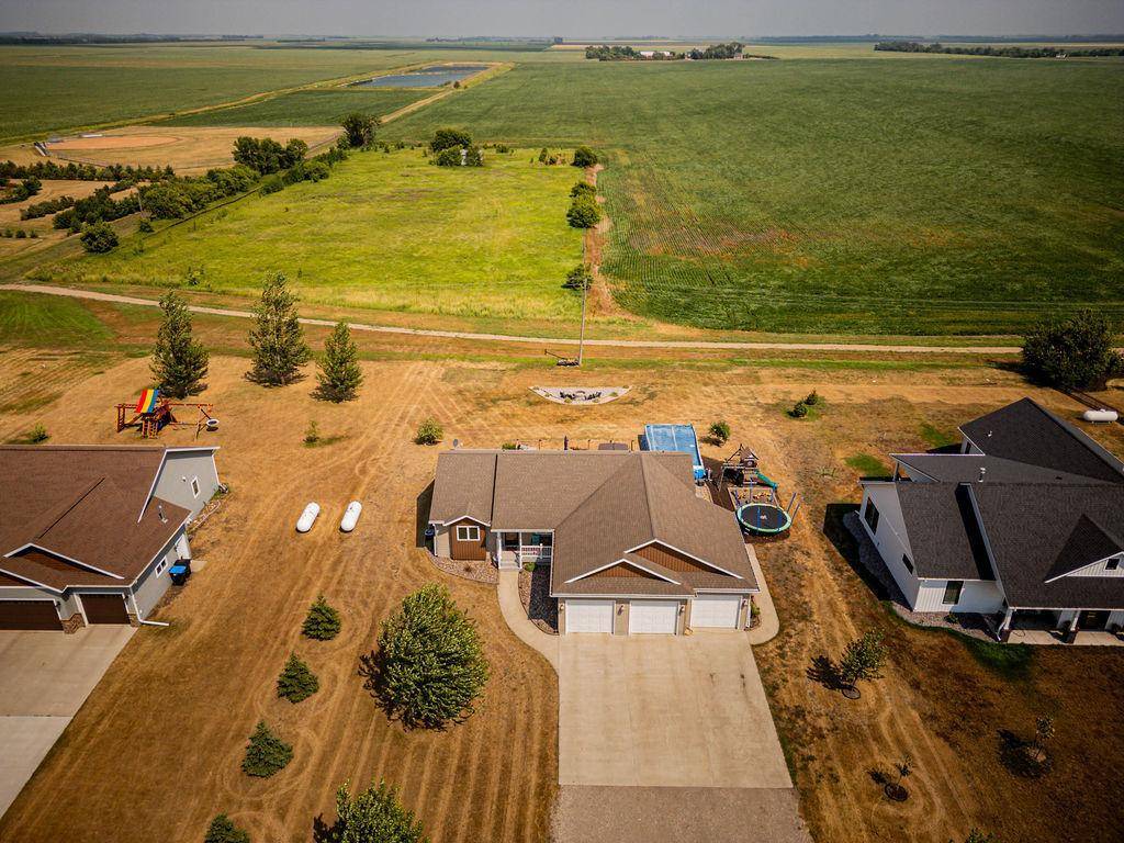 620 2nd ST, Arthur, ND 58006