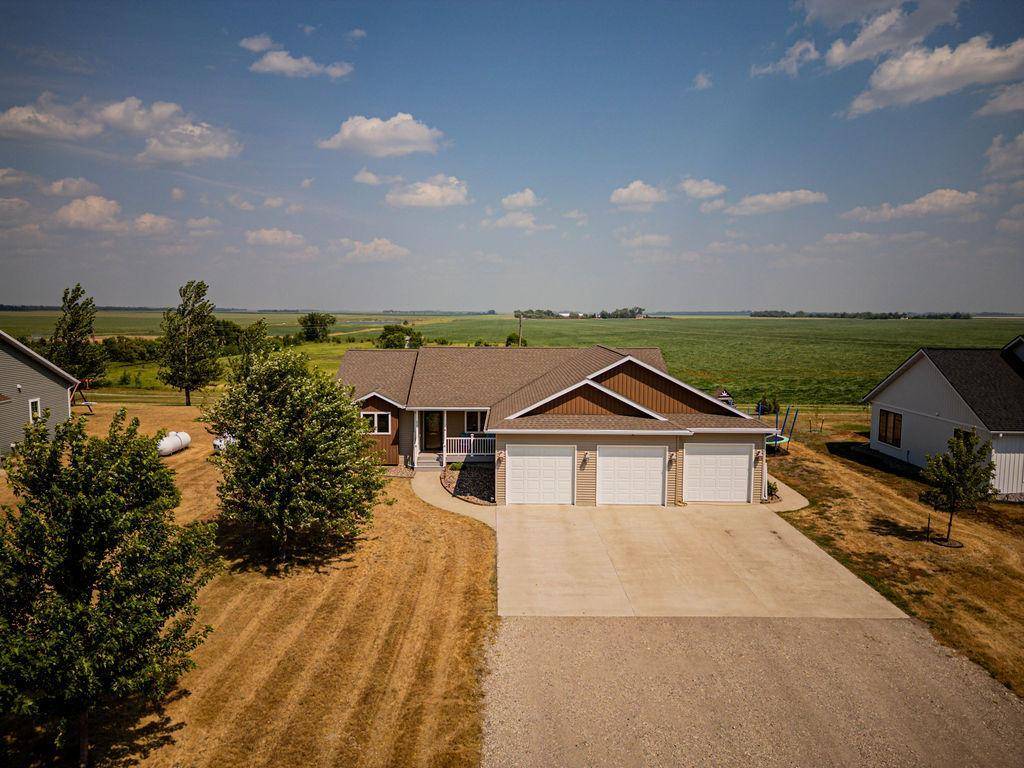620 2nd ST, Arthur, ND 58006