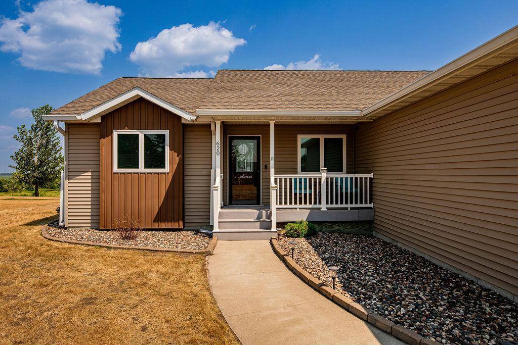 620 2nd ST, Arthur, ND 58006