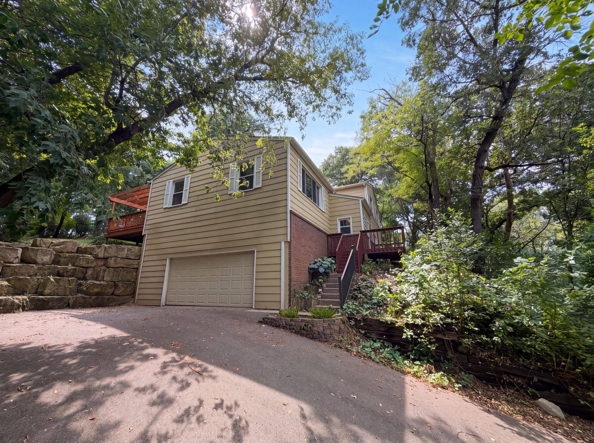 2509 Oakwood DR, Burnsville, MN 55306