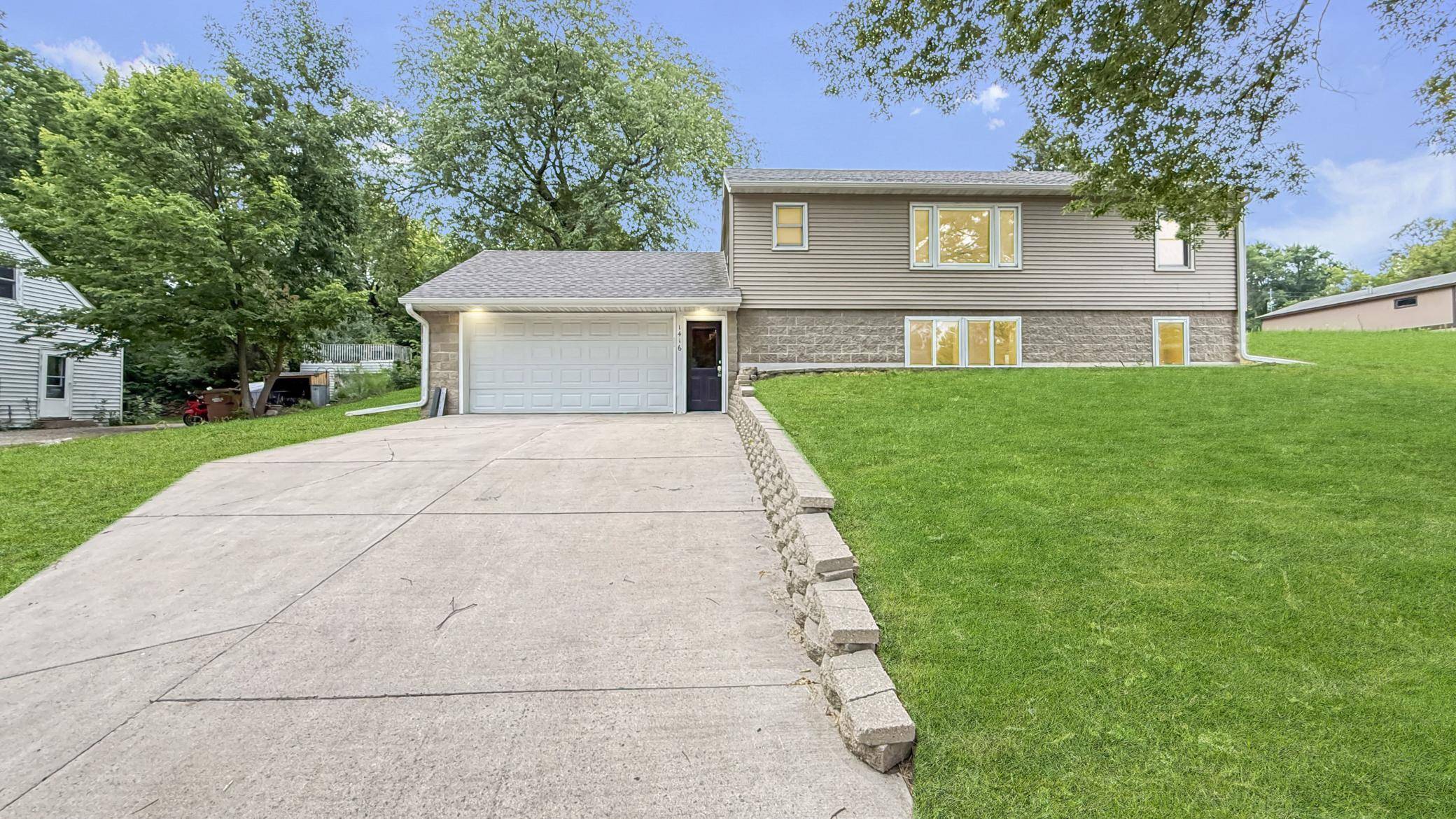 1416 Ridgeview DR, Montevideo, MN 56265