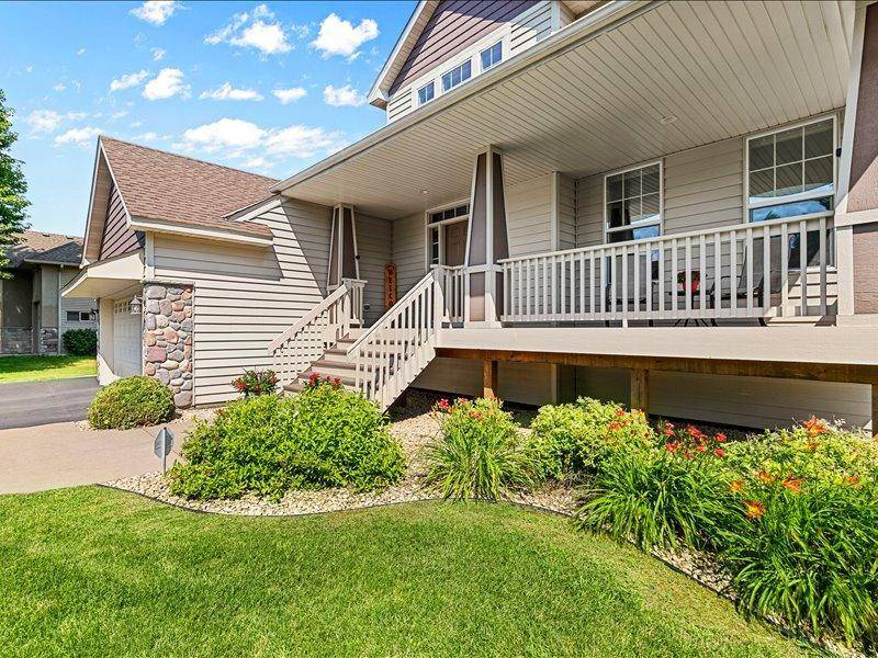 1576 Stoneybrook DR, Lino Lakes, MN 55038