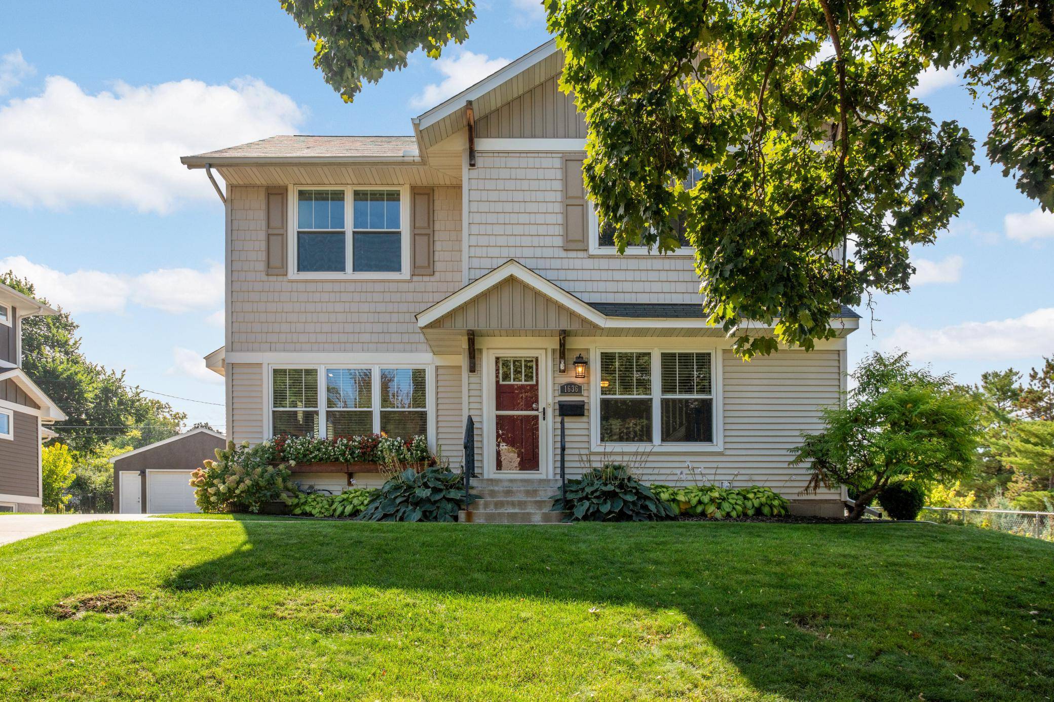 1636 Saunders AVE, Saint Paul, MN 55116