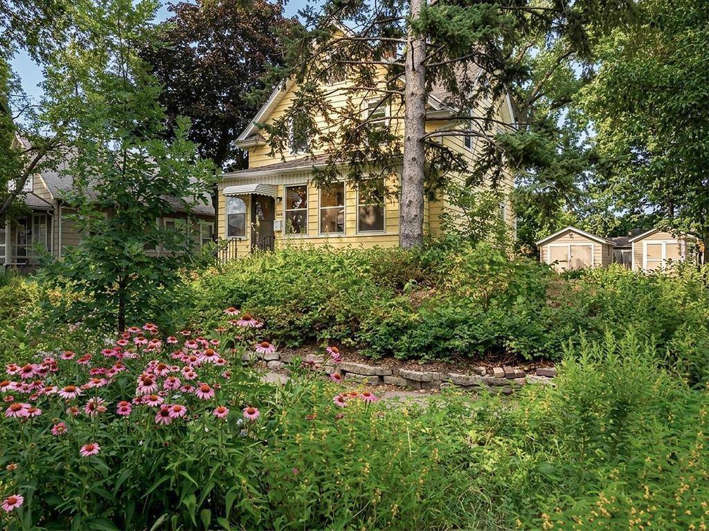 1006 Cromwell AVE, Saint Paul, MN 55114
