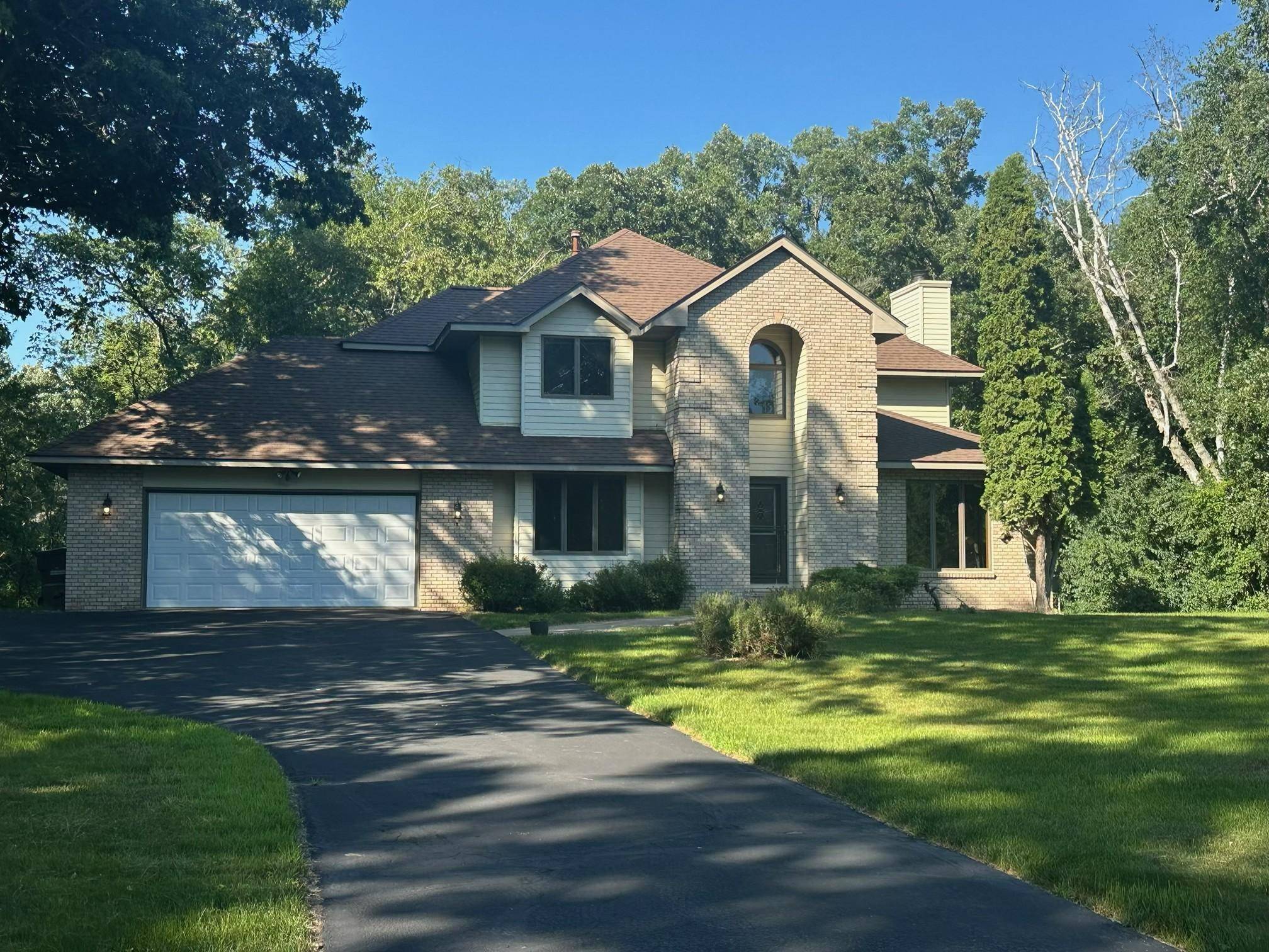 230 Plainview DR, River Falls, WI 54022