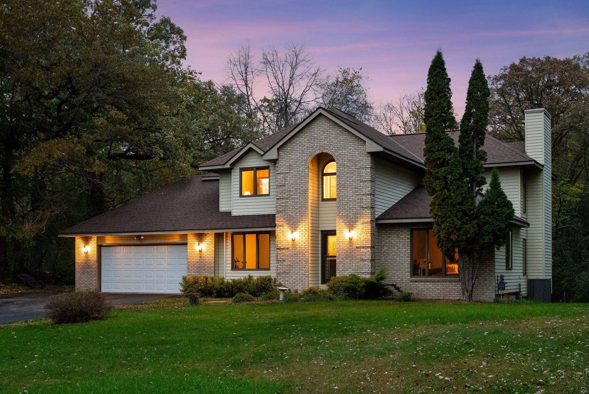 230 Plainview DR, River Falls, WI 54022